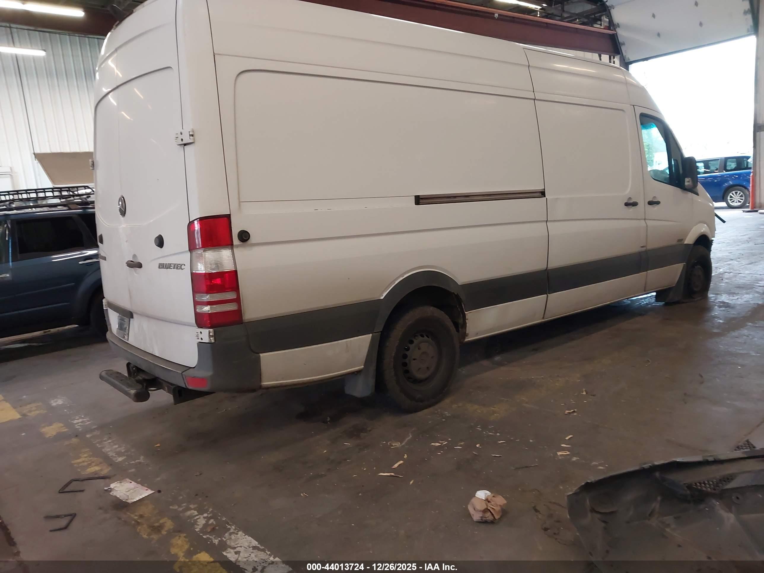MERCEDES-BENZ SPRINTER image 4