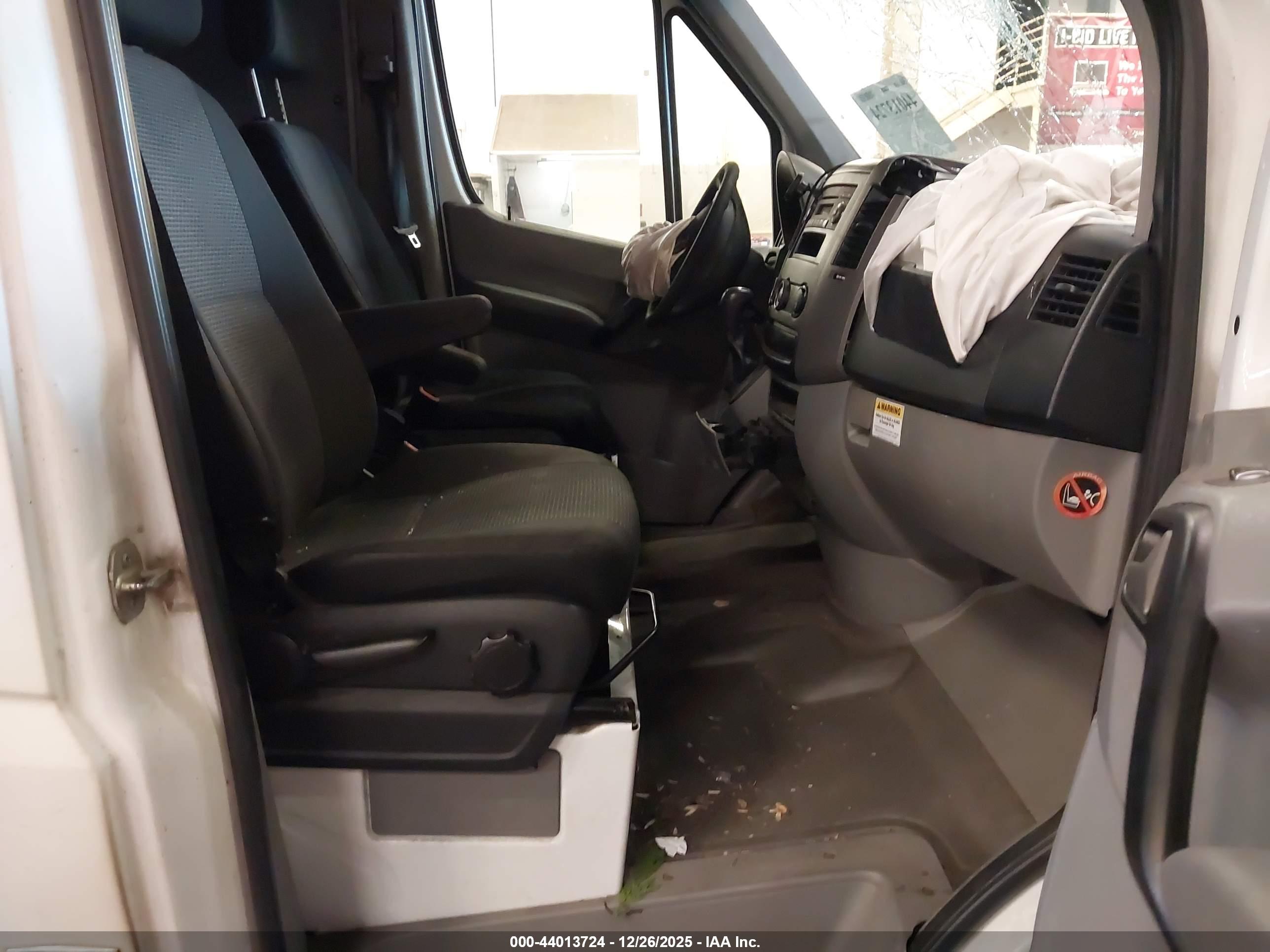 MERCEDES-BENZ SPRINTER image 5