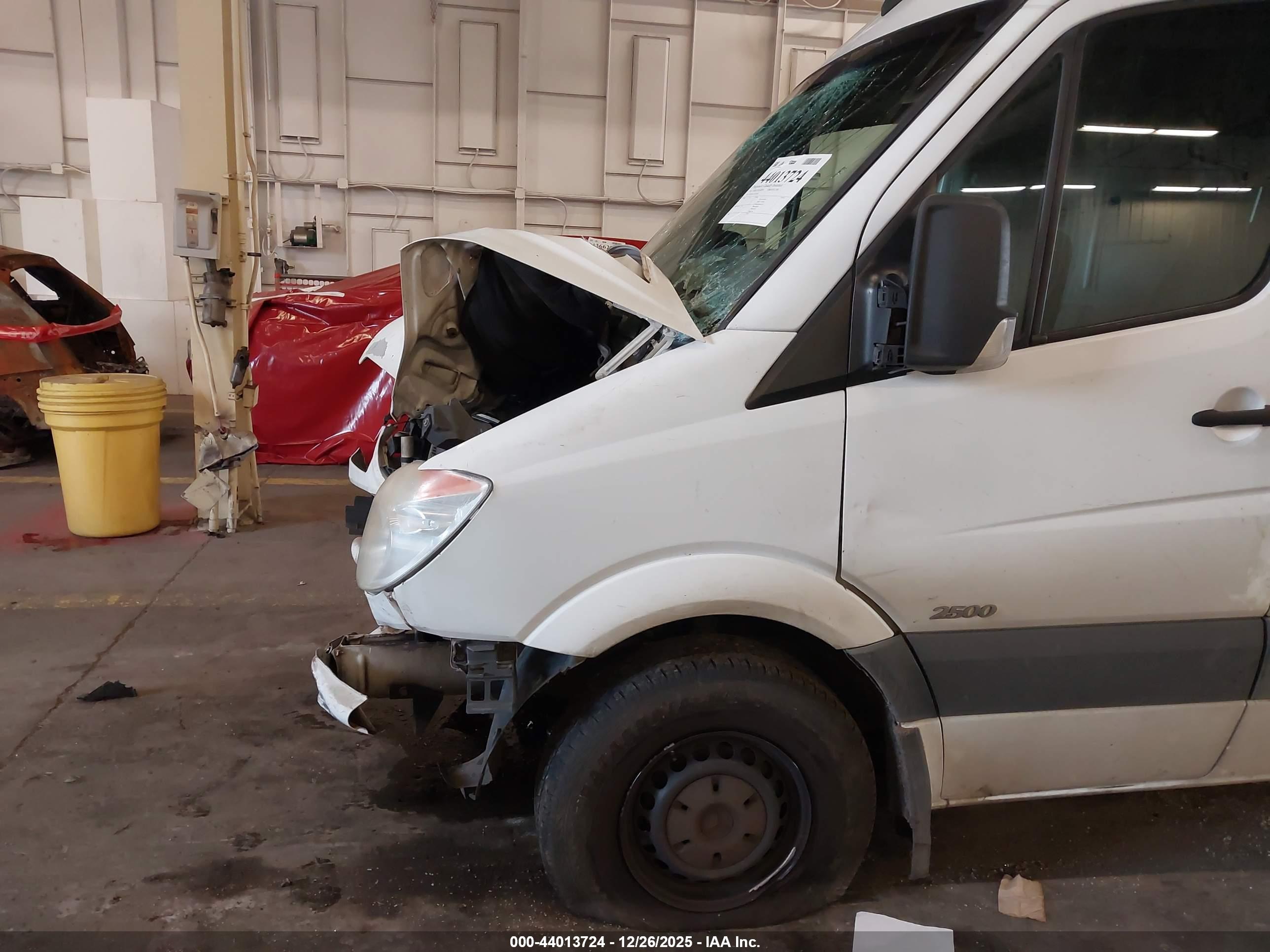 MERCEDES-BENZ SPRINTER image 6