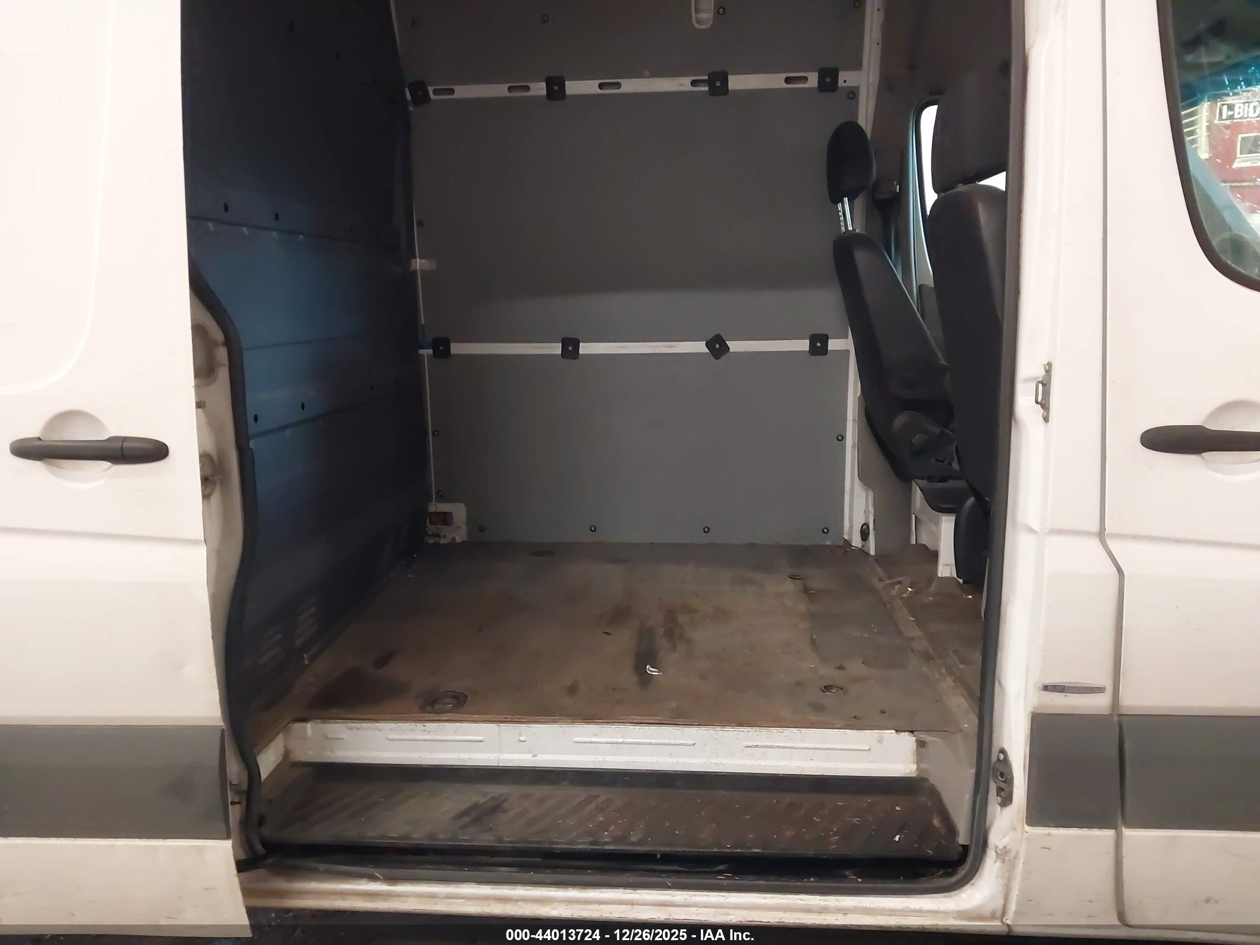 MERCEDES-BENZ SPRINTER image 8