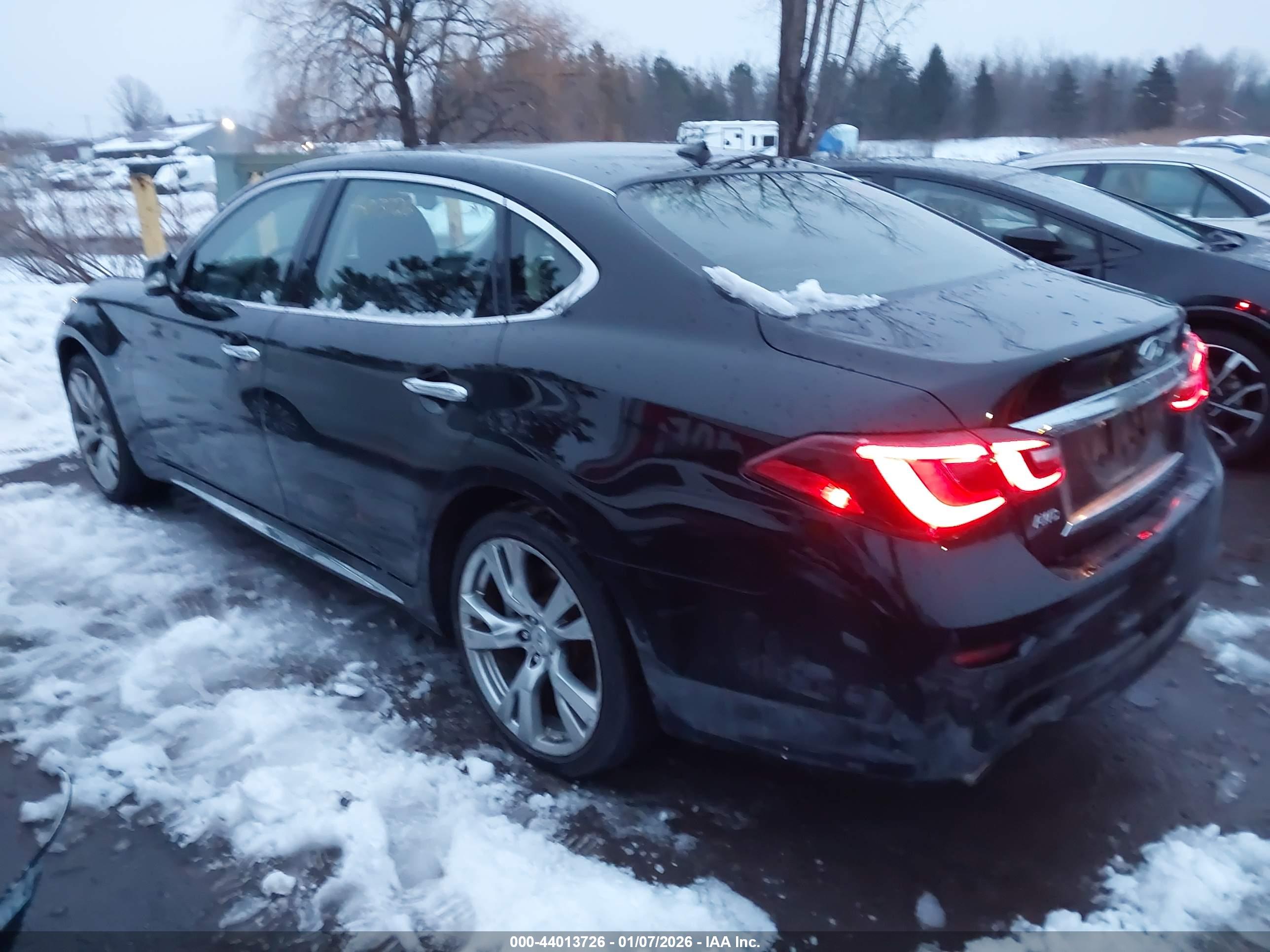 INFINITI Q70L image 3