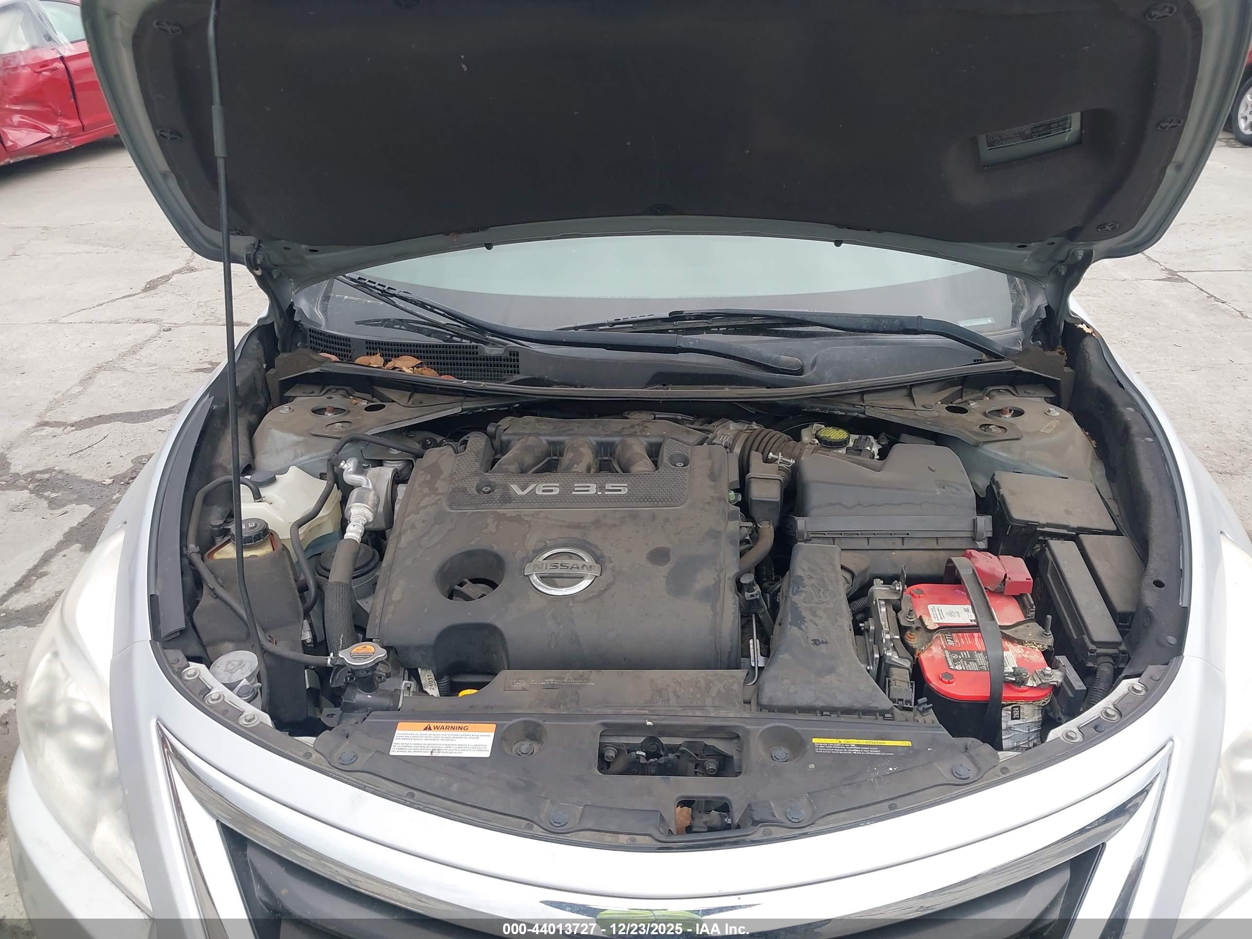NISSAN ALTIMA image 10