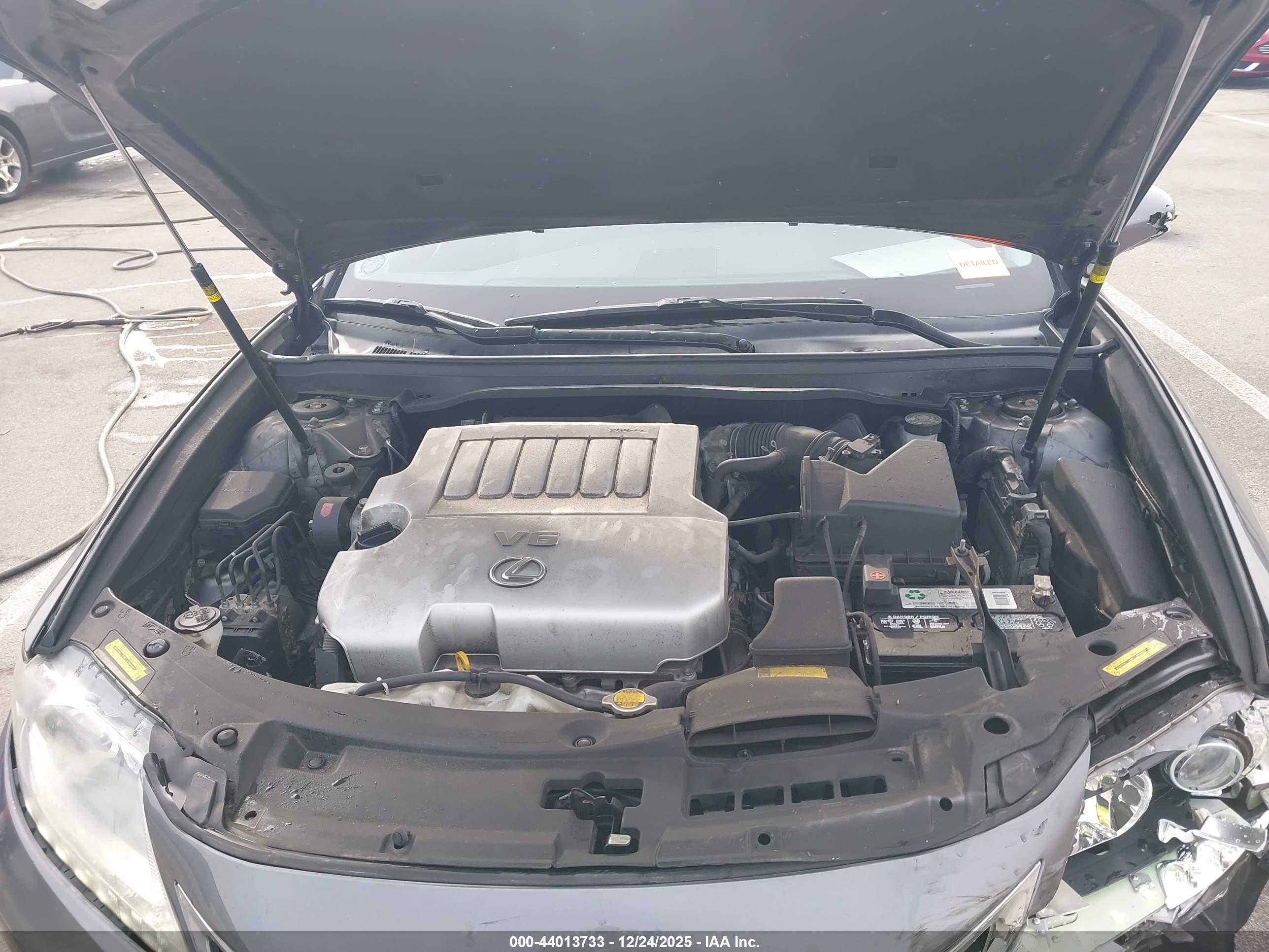 LEXUS ES image 10