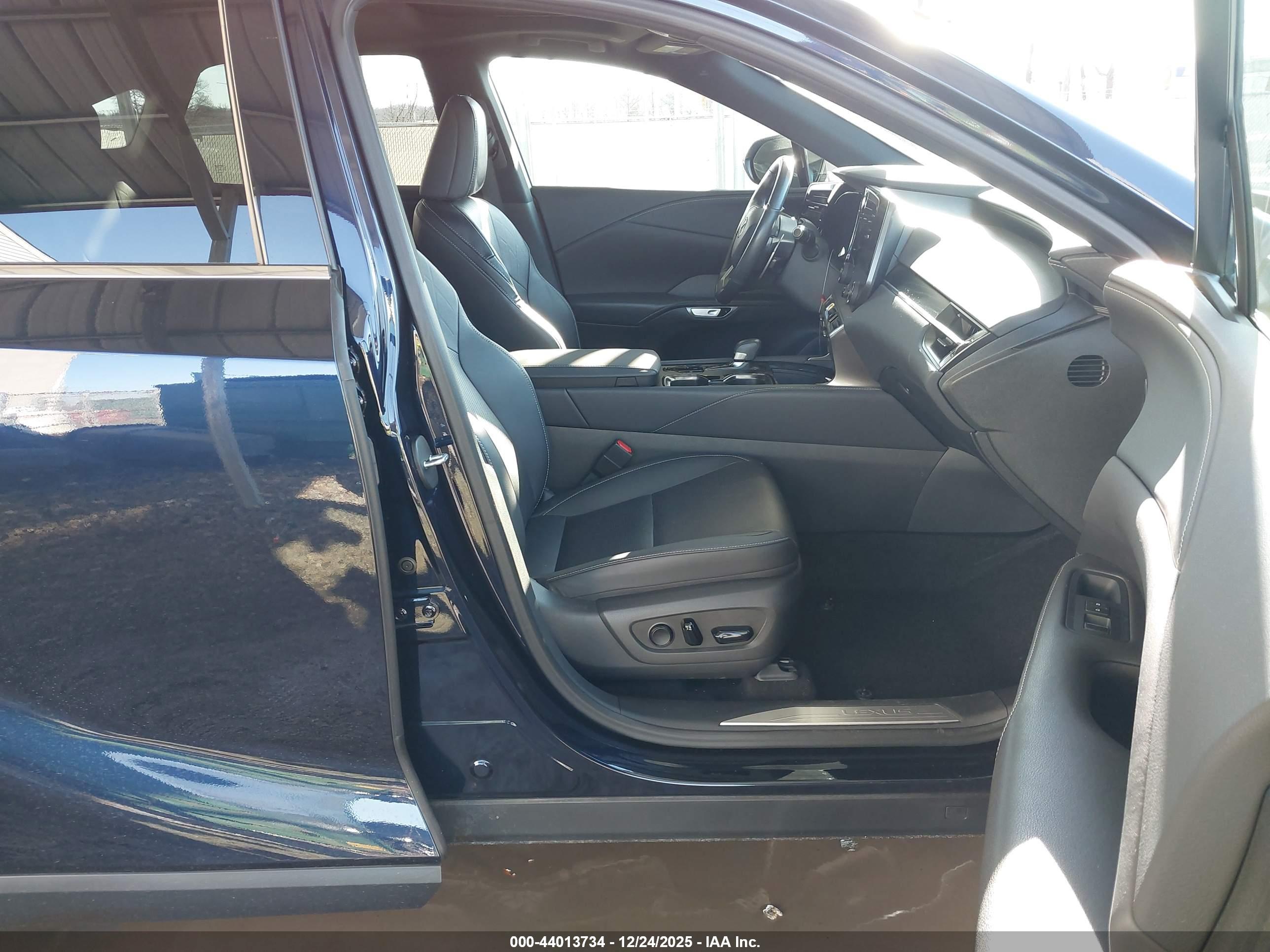 LEXUS RX image 5