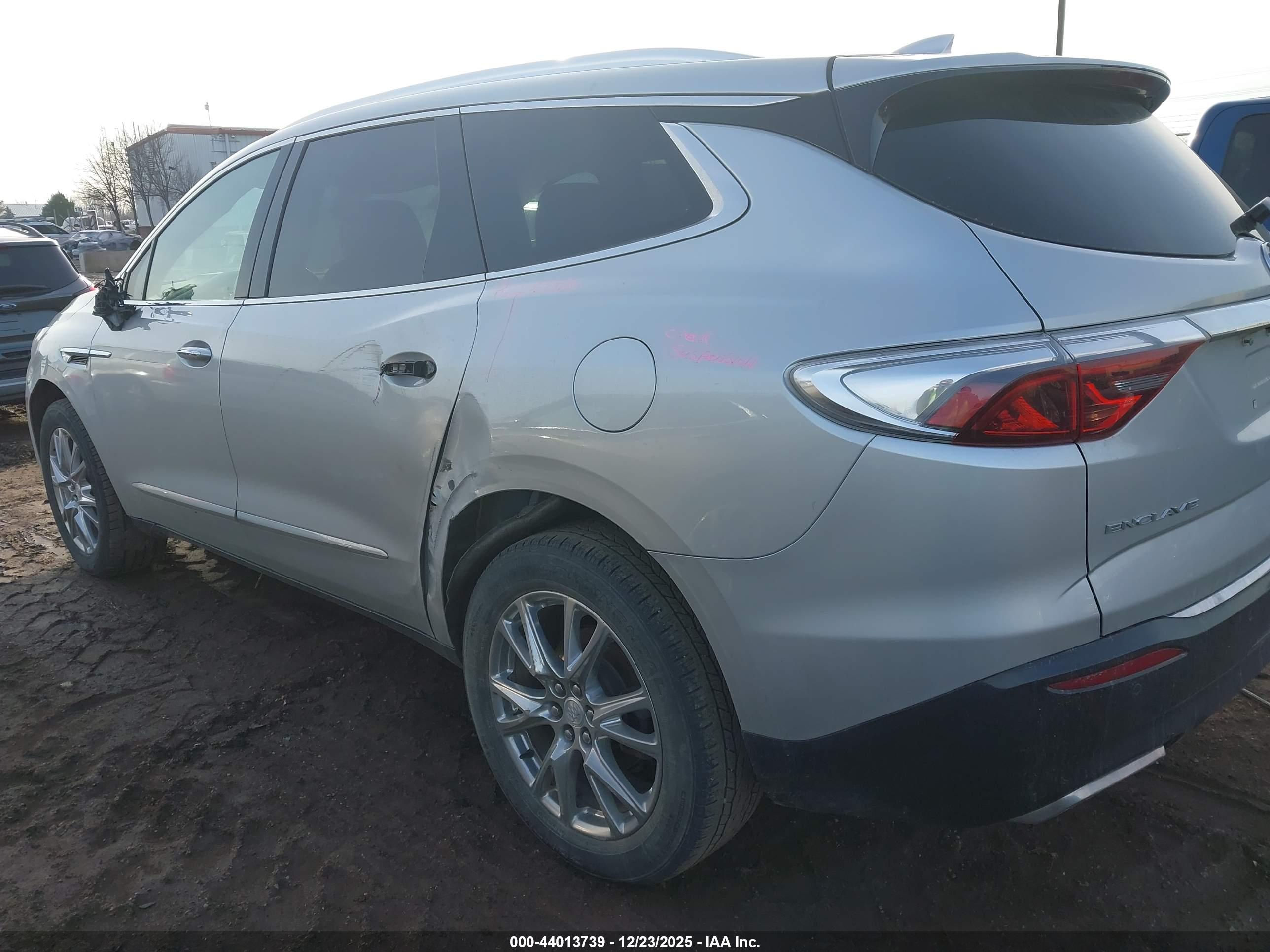 BUICK ENCLAVE image 3