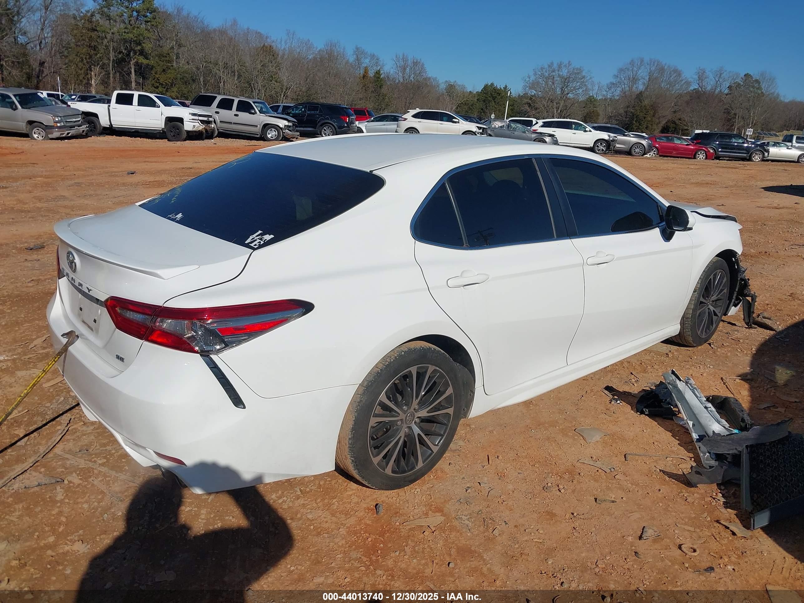 TOYOTA CAMRY image 4