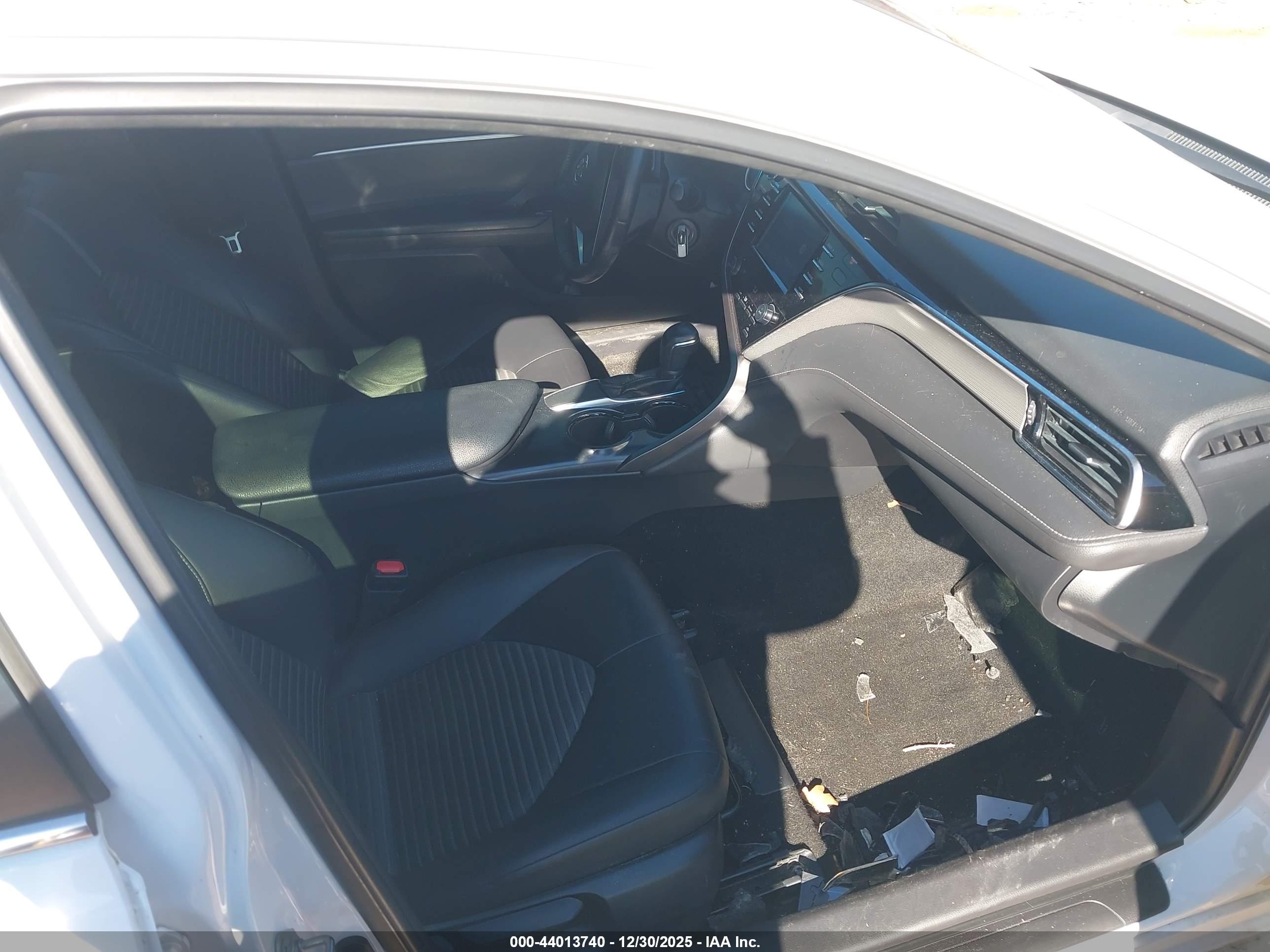 TOYOTA CAMRY image 5