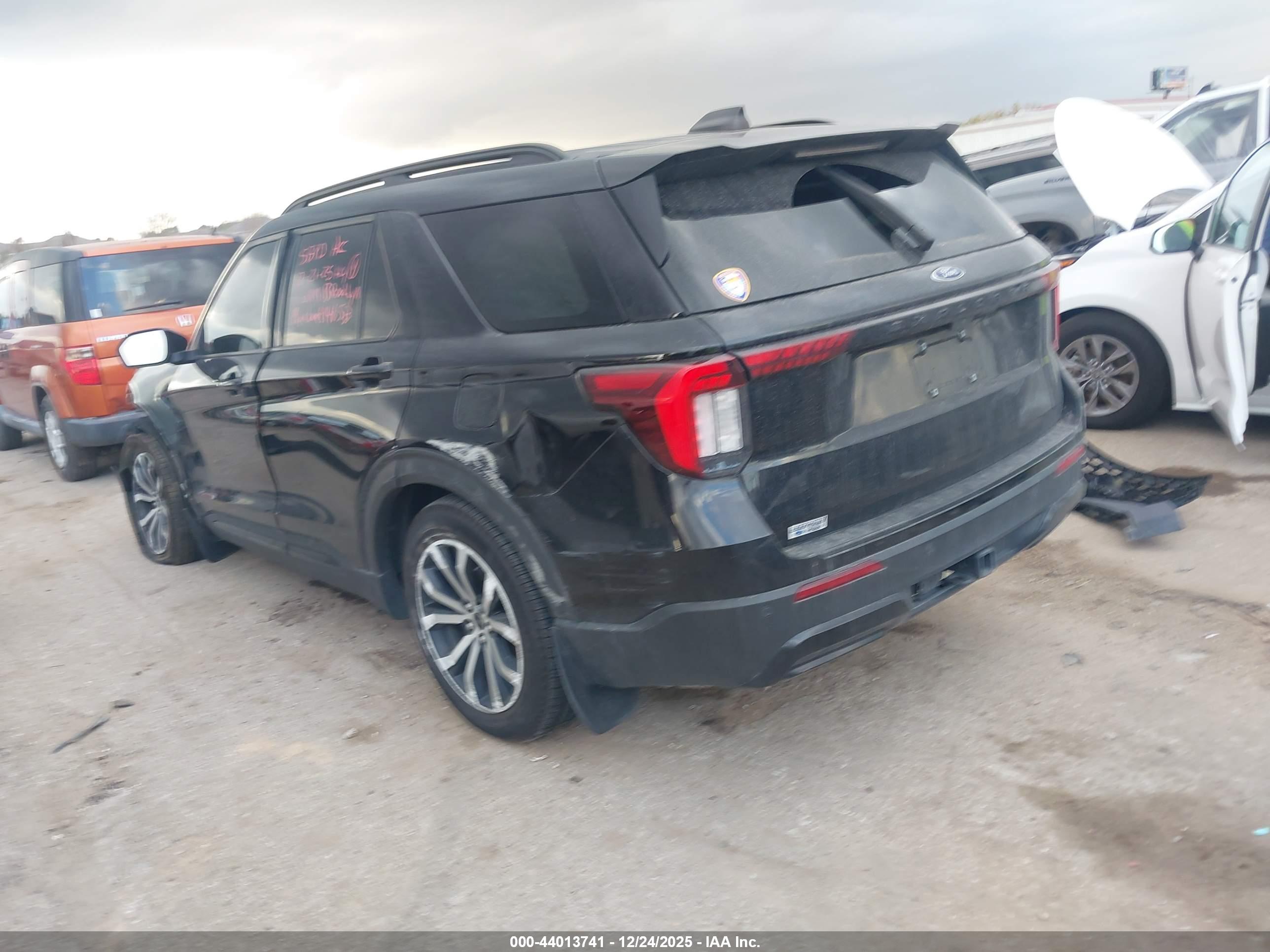 FORD EXPLORER image 3
