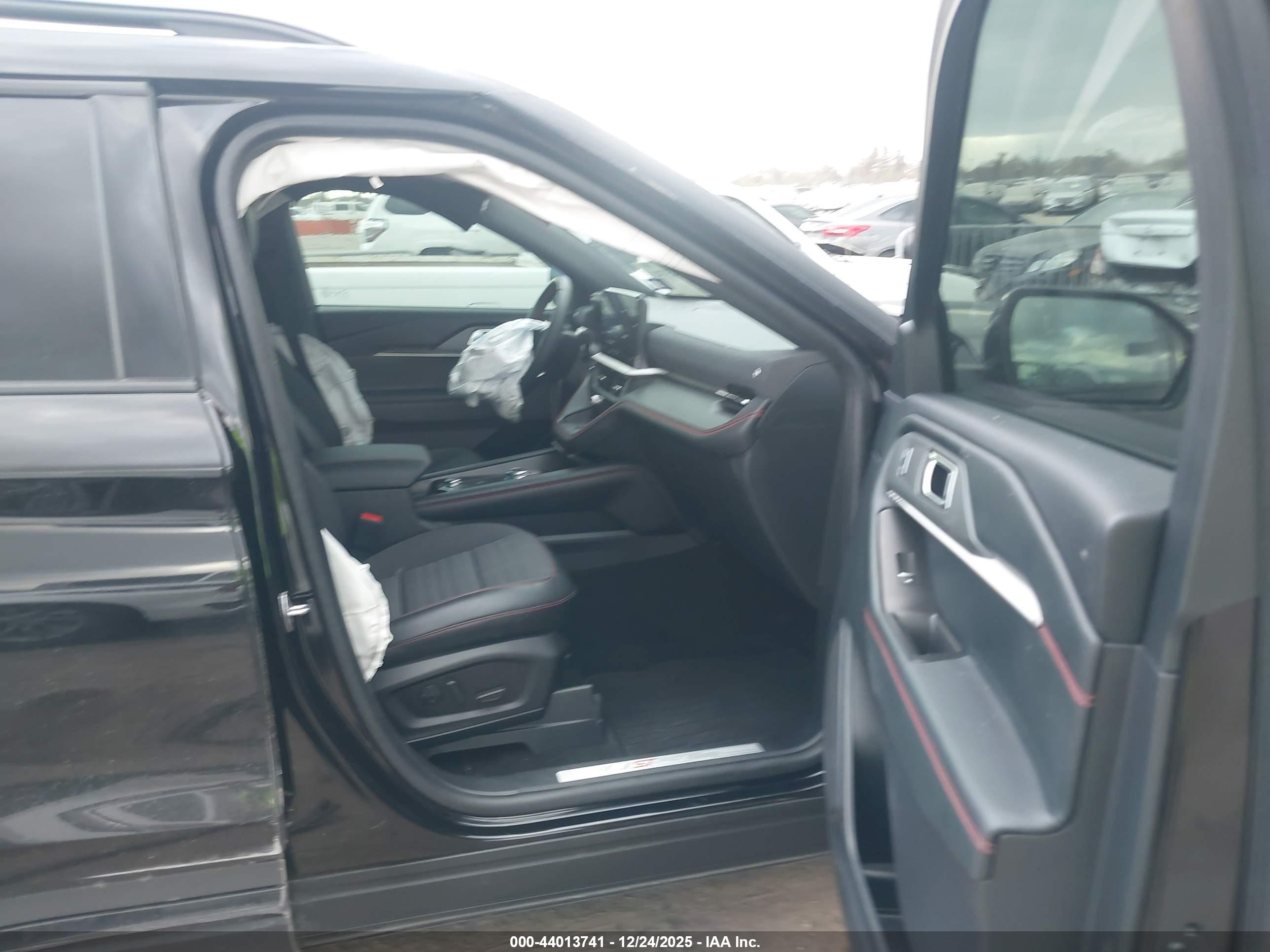 FORD EXPLORER image 5