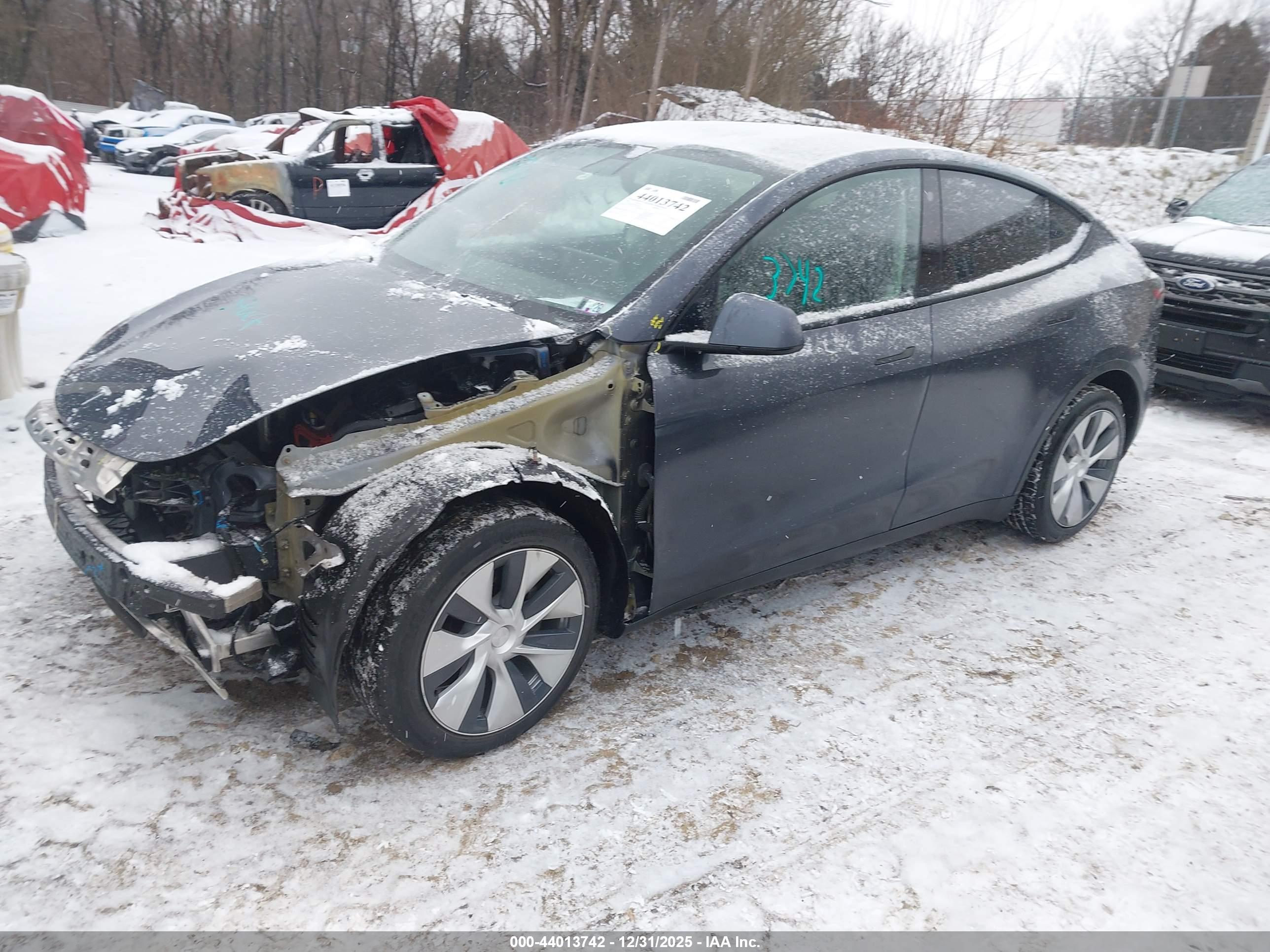TESLA MODEL image 2
