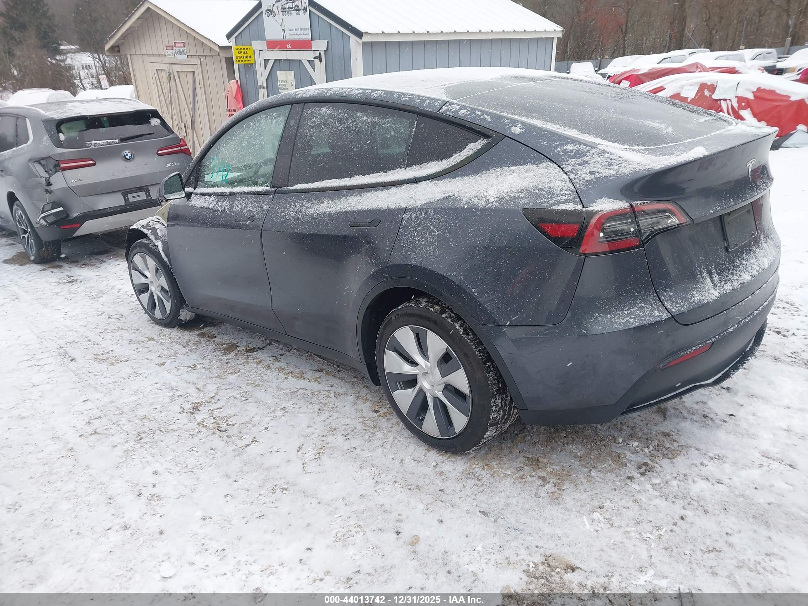 TESLA MODEL image 3