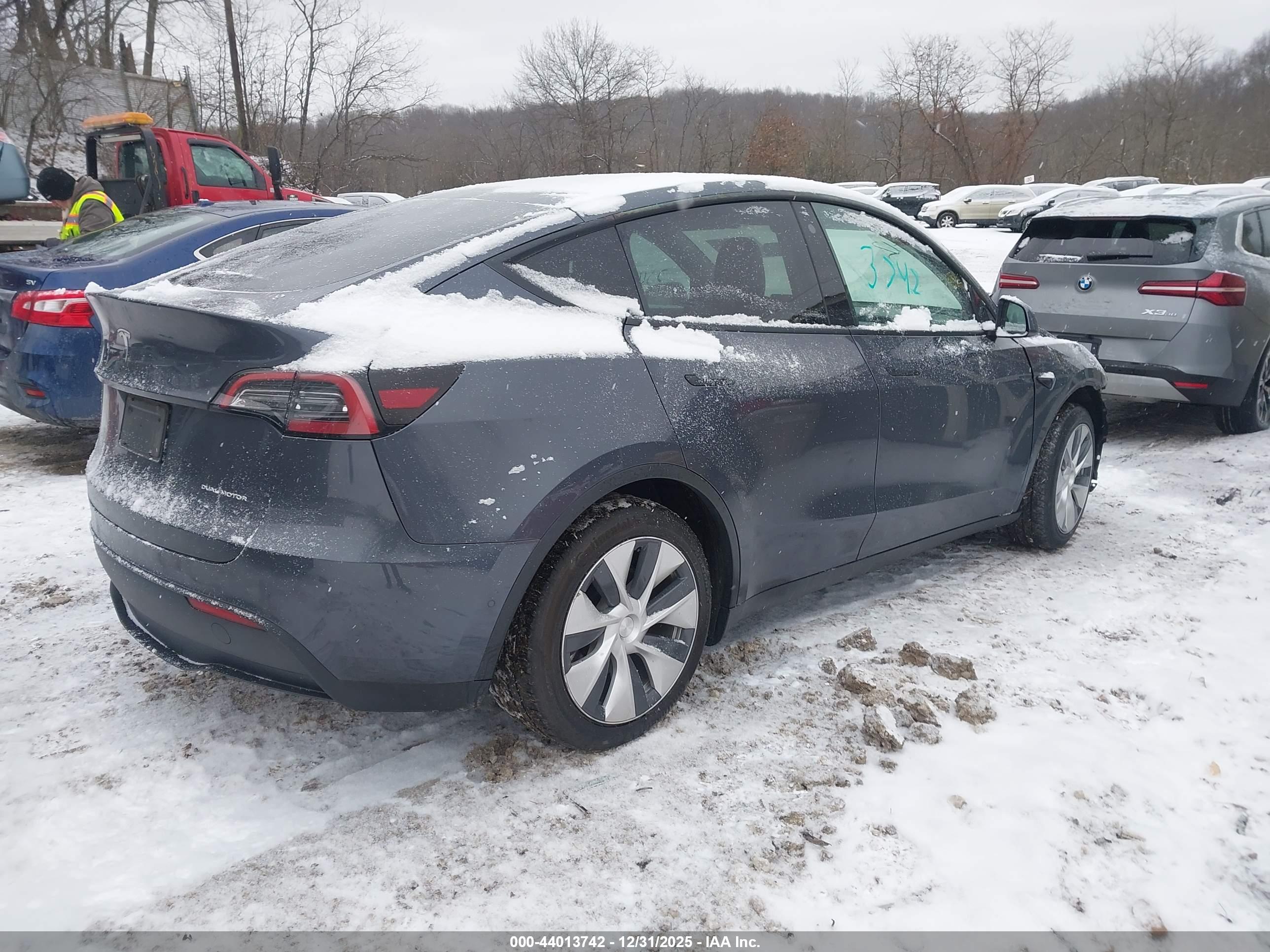 TESLA MODEL image 4