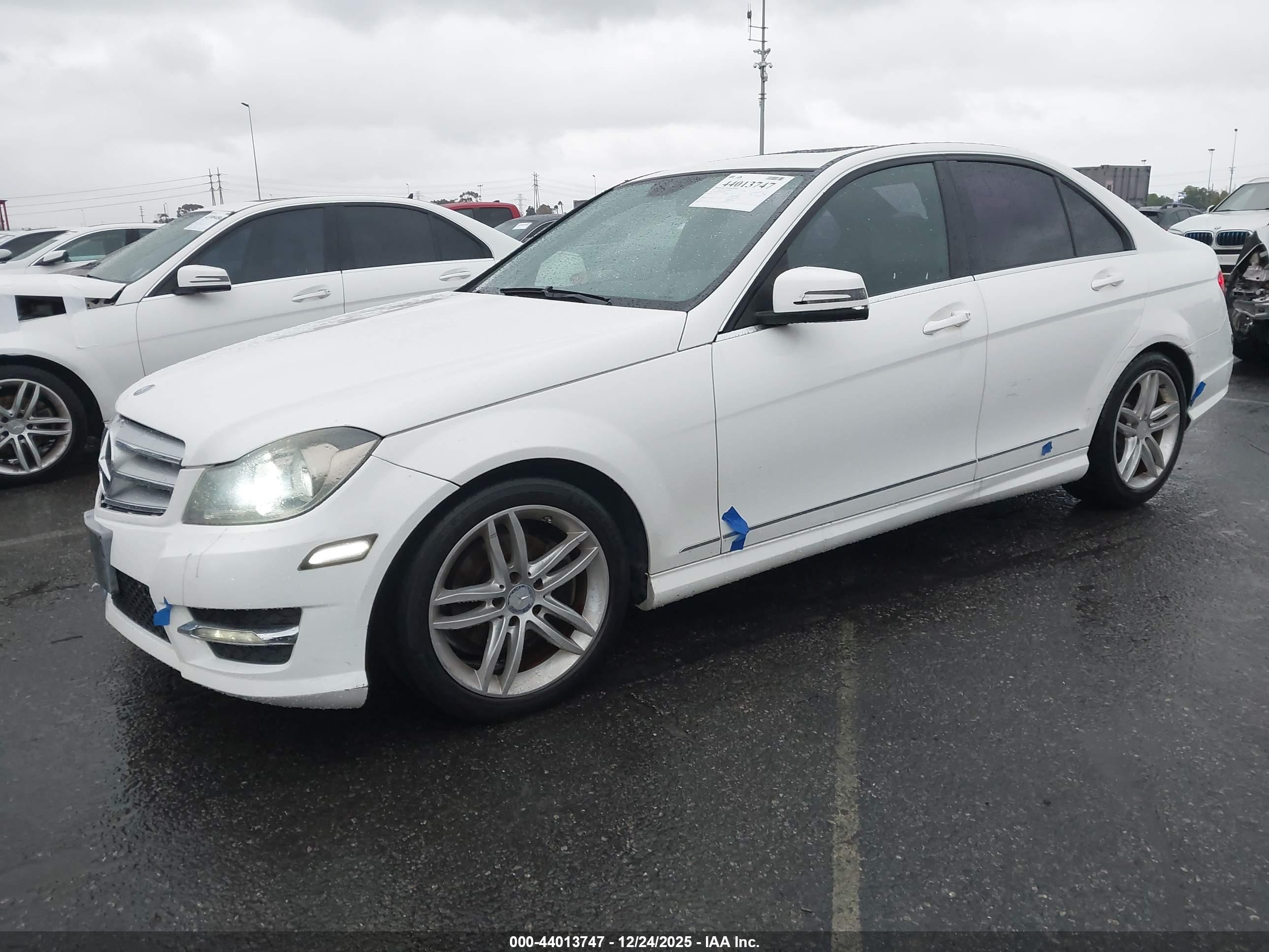 MERCEDES-BENZ C image 2
