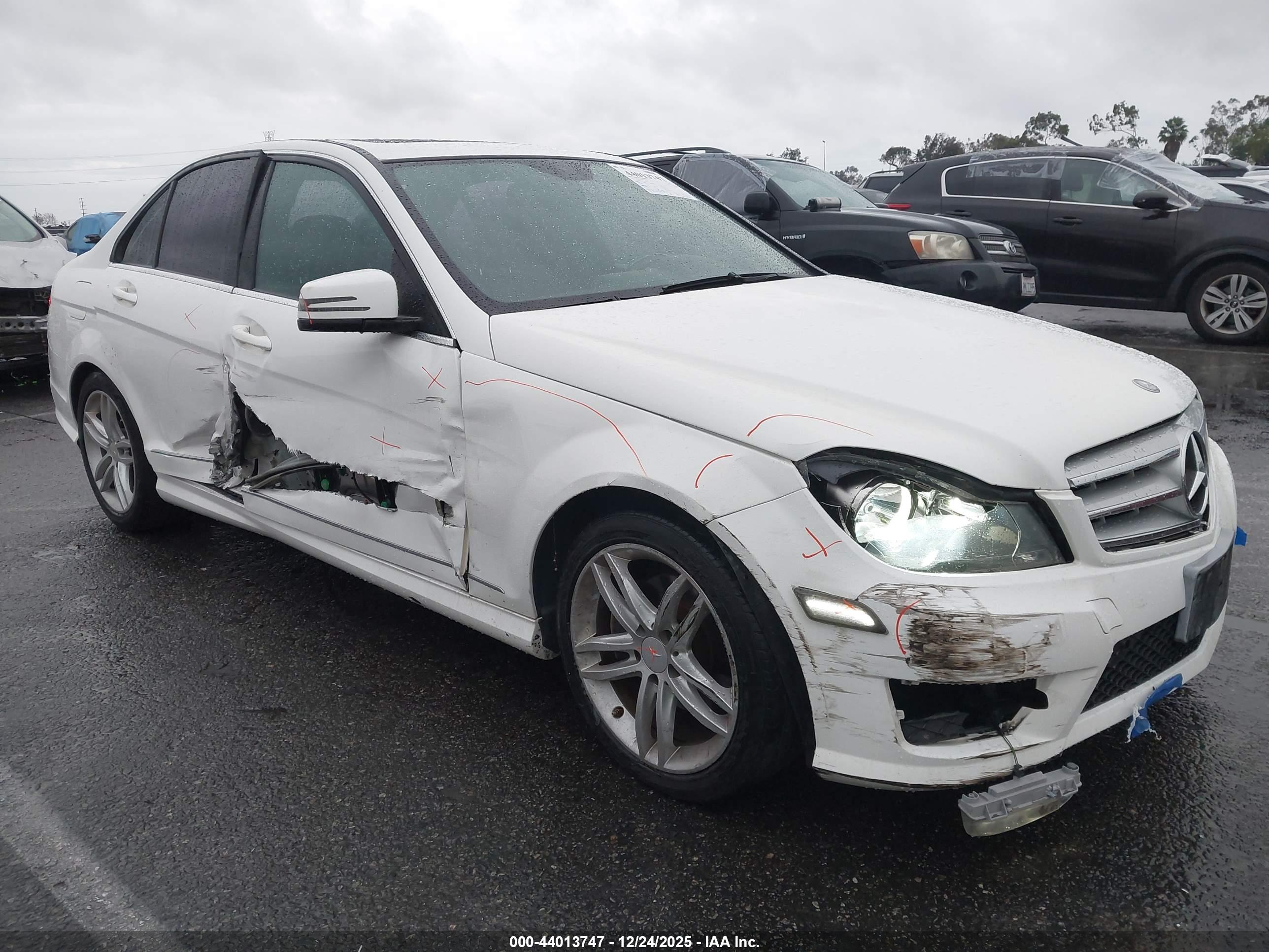 MERCEDES-BENZ C image 6
