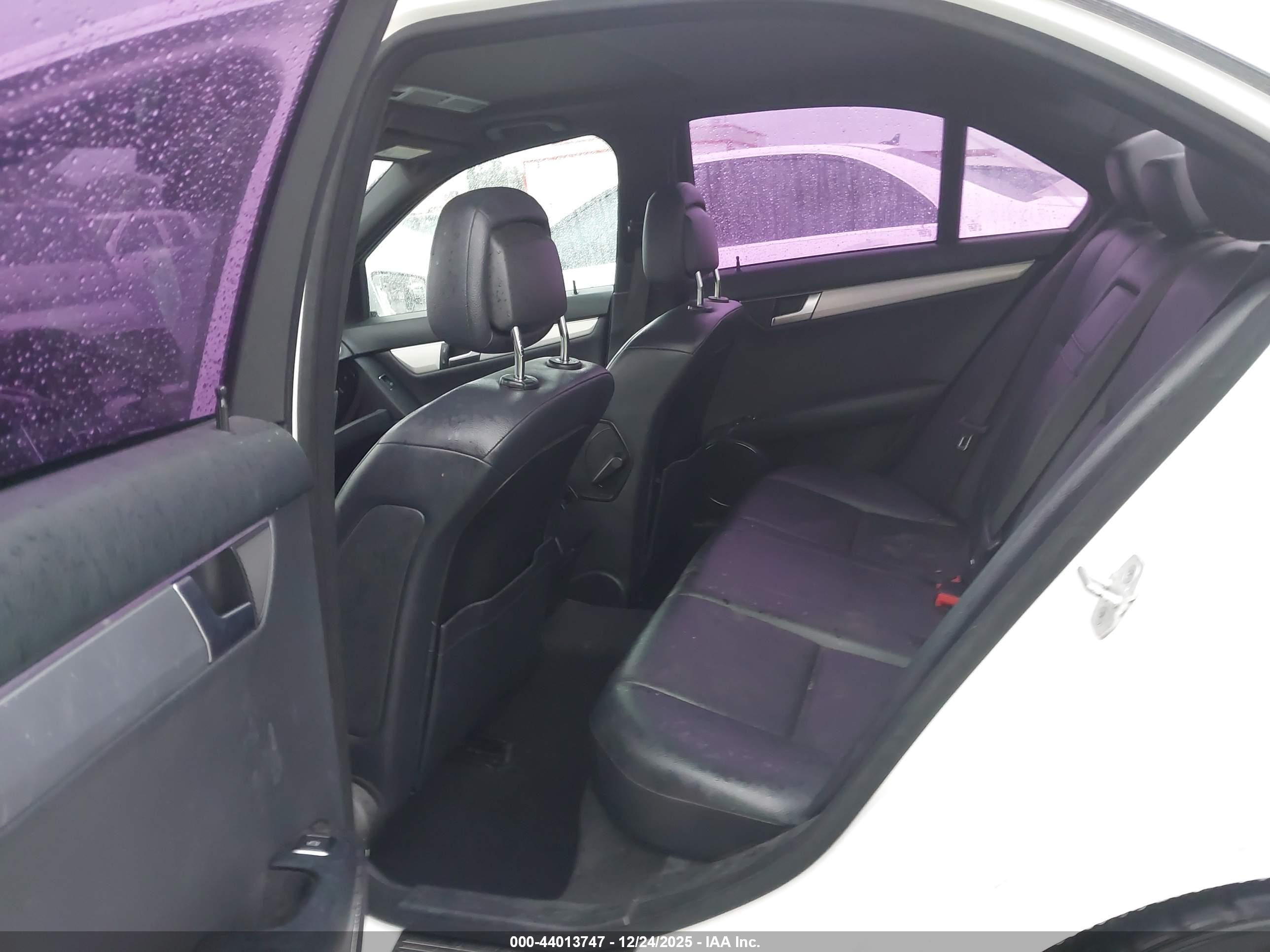 MERCEDES-BENZ C image 8