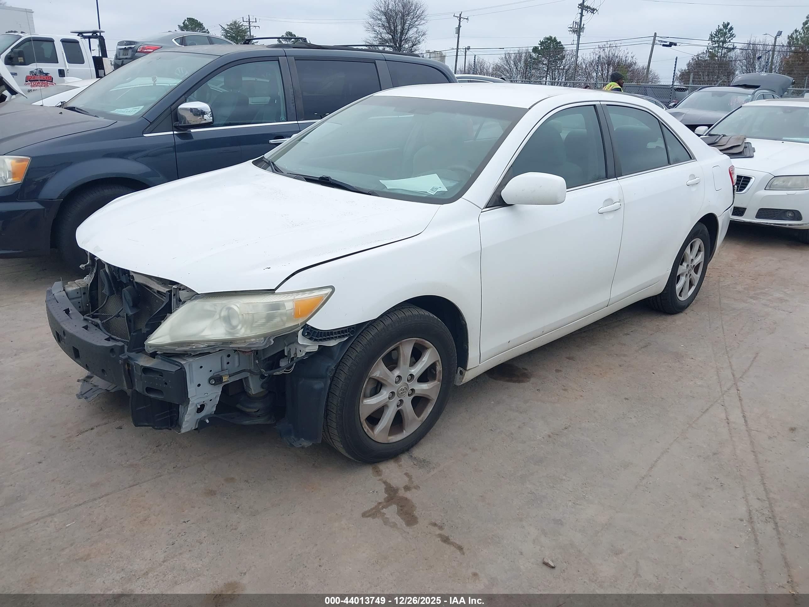 TOYOTA CAMRY image 2