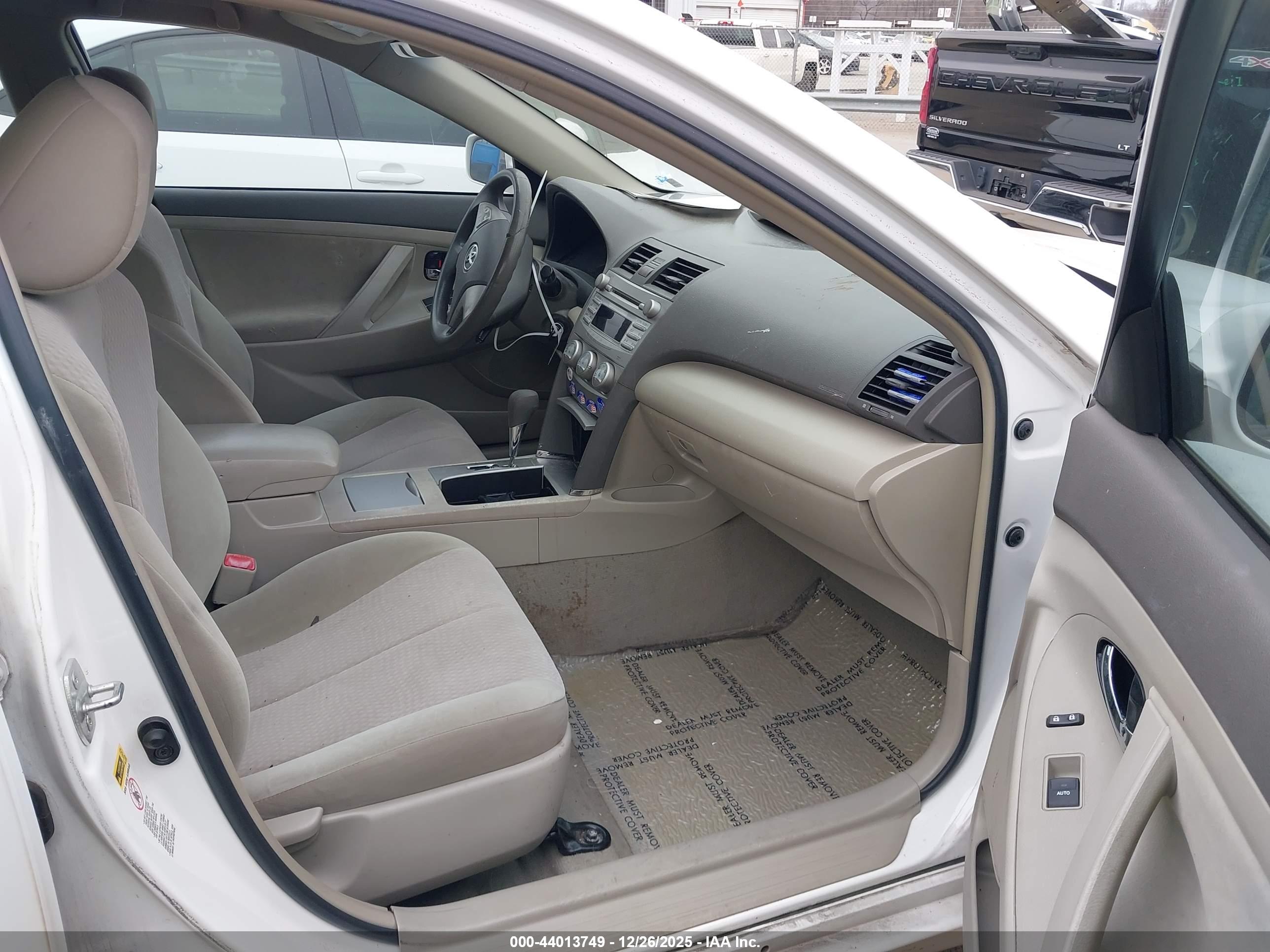 TOYOTA CAMRY image 5