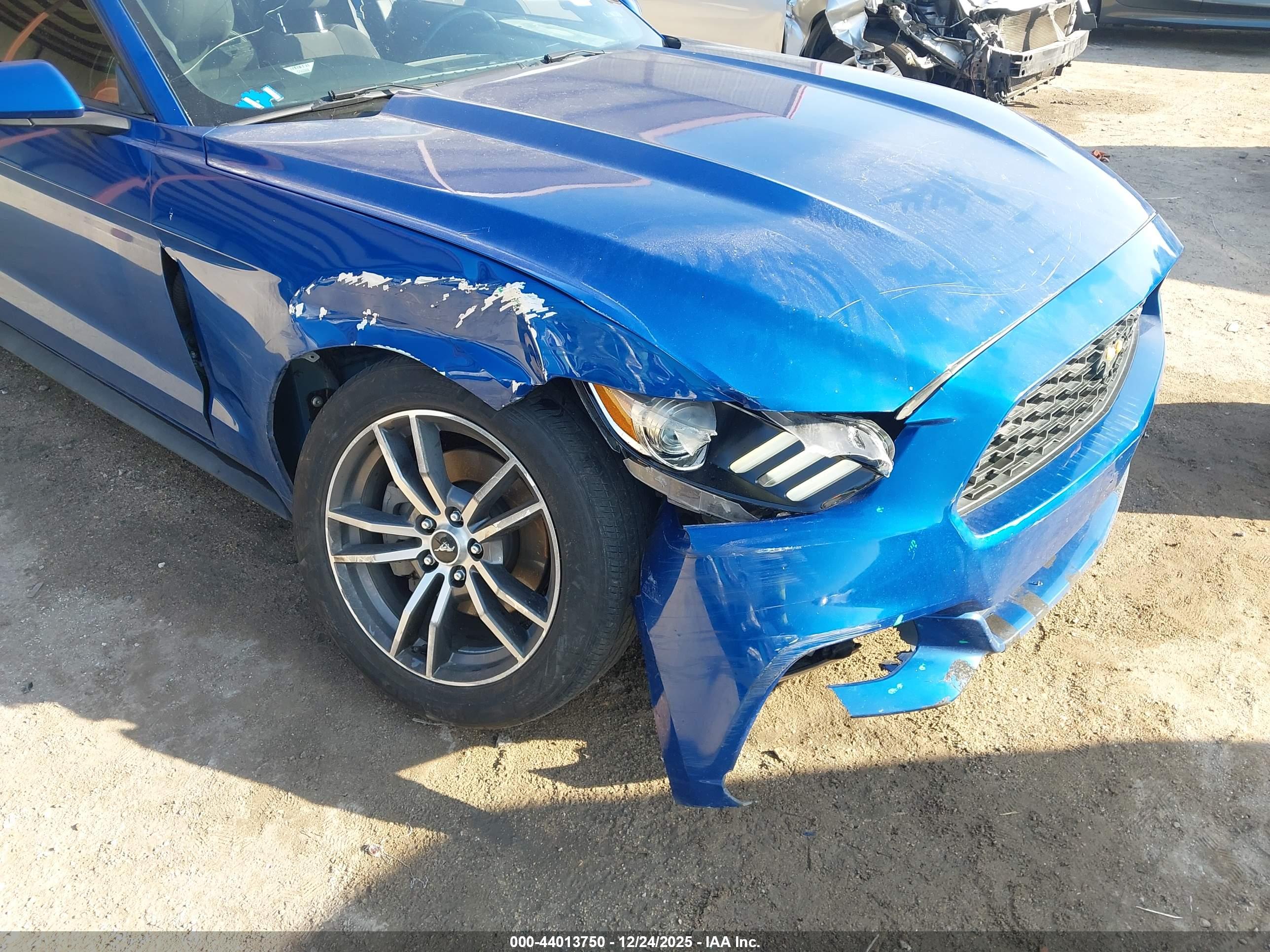 FORD MUSTANG image 6