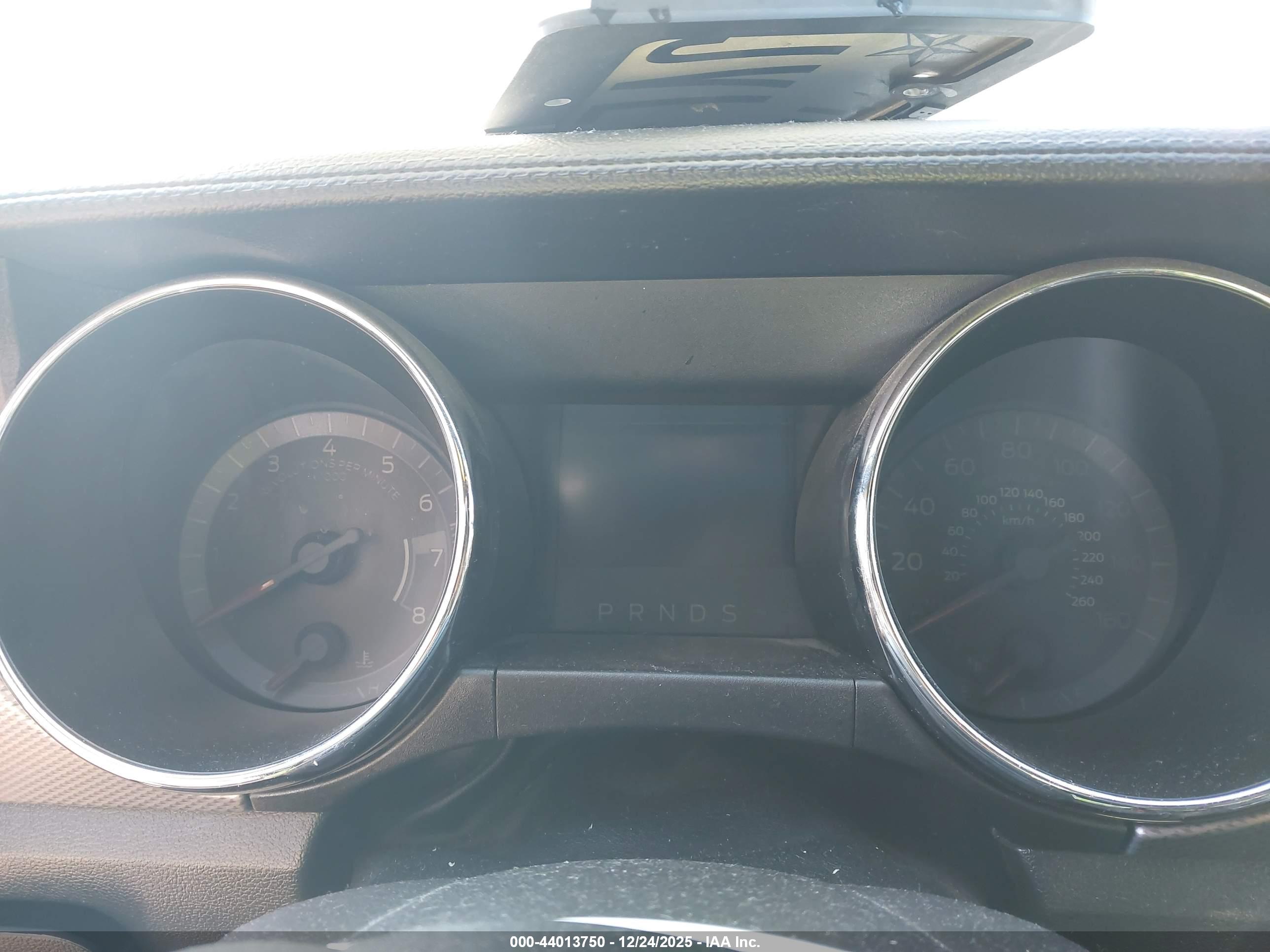 FORD MUSTANG image 7