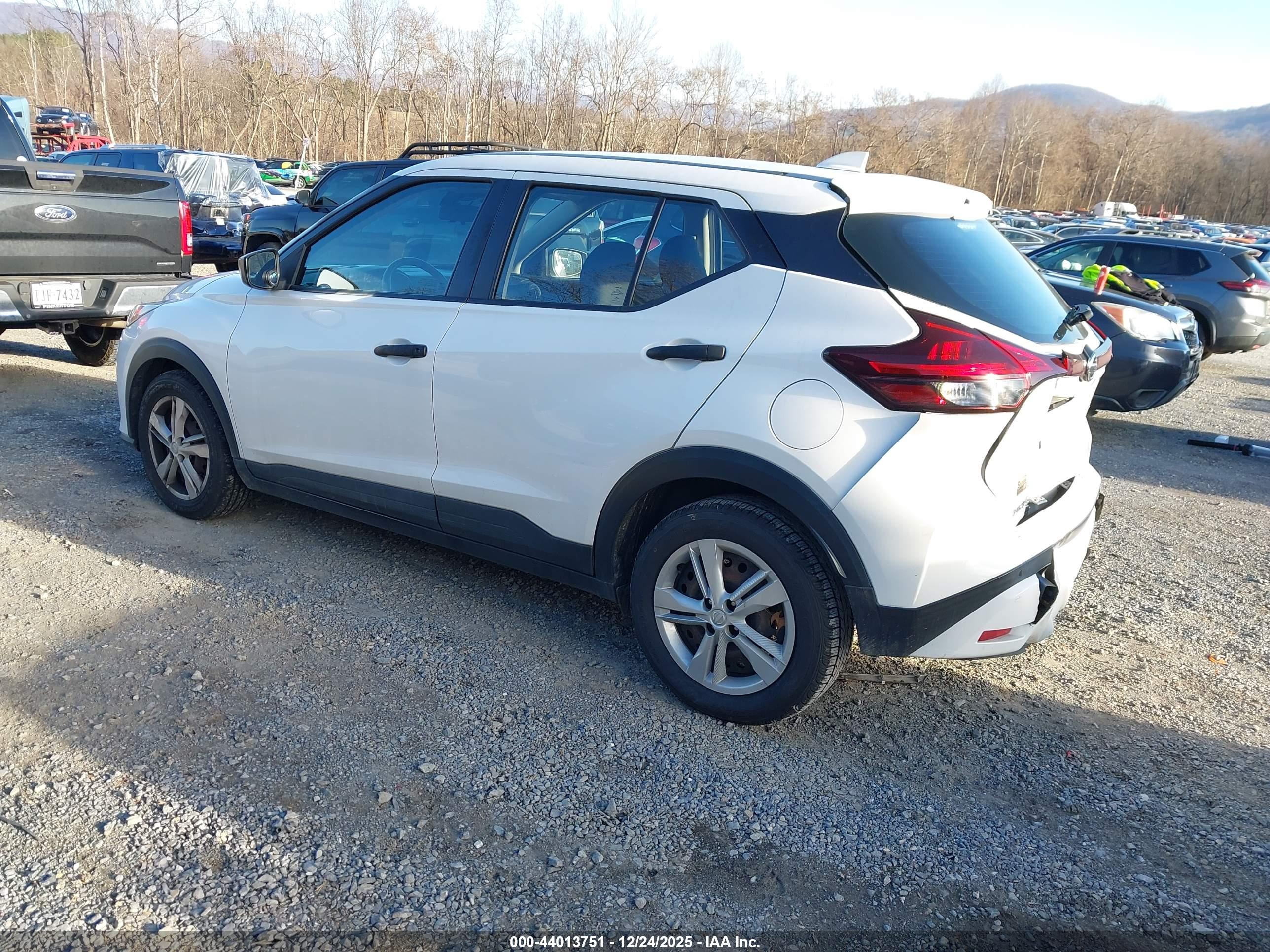 NISSAN KICKS image 3