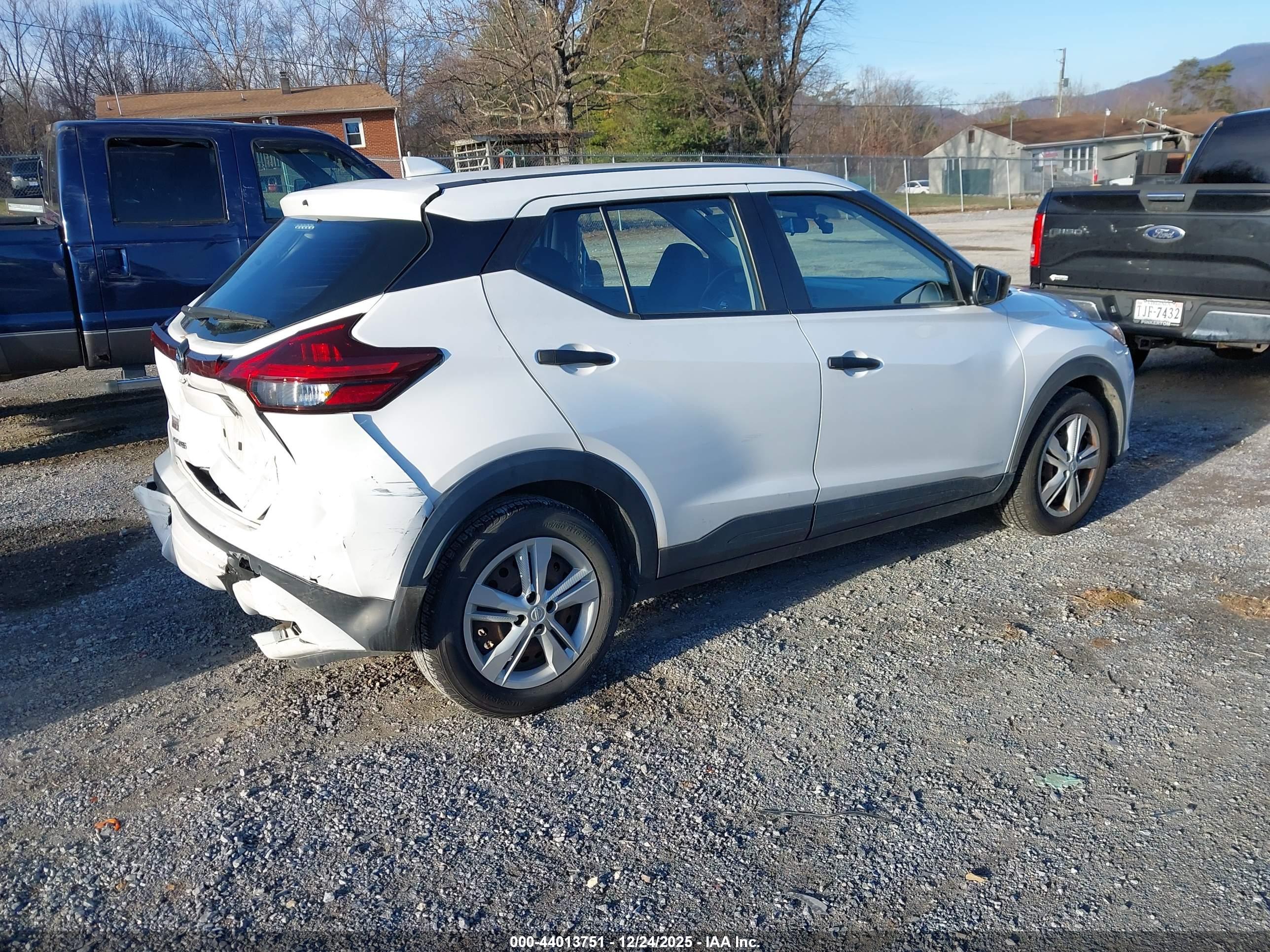 NISSAN KICKS image 4