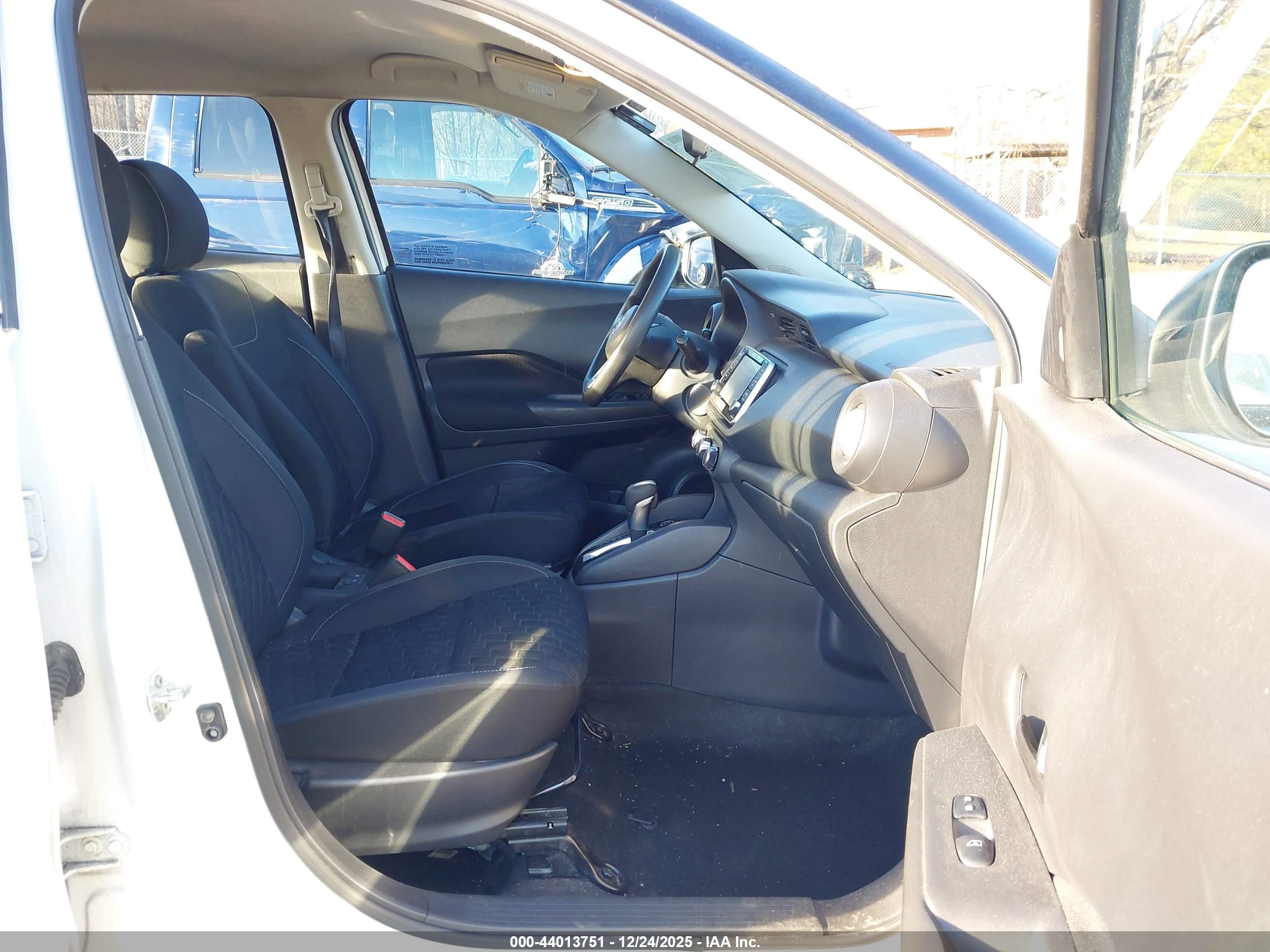NISSAN KICKS image 5