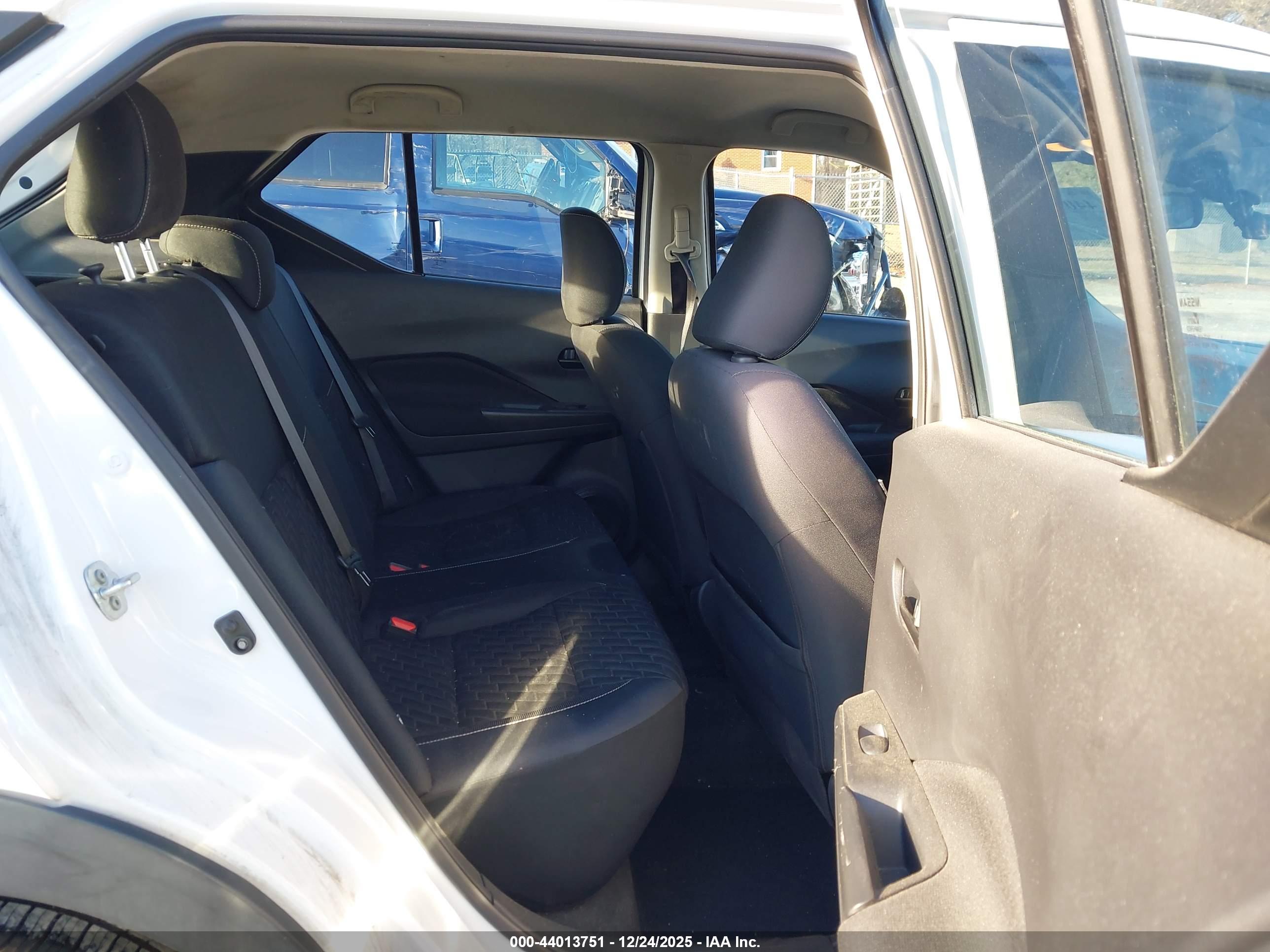 NISSAN KICKS image 8