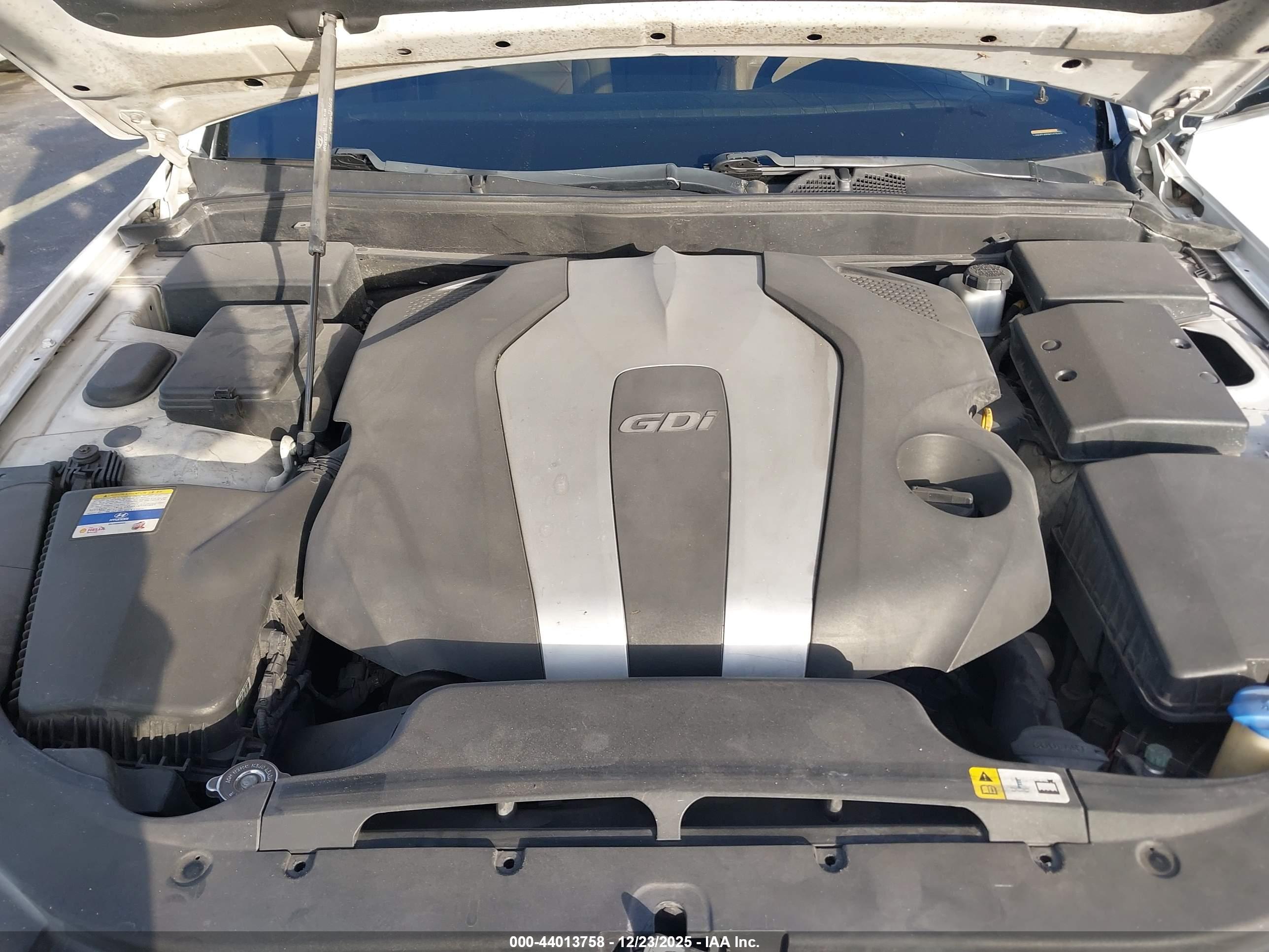HYUNDAI GENESIS image 10