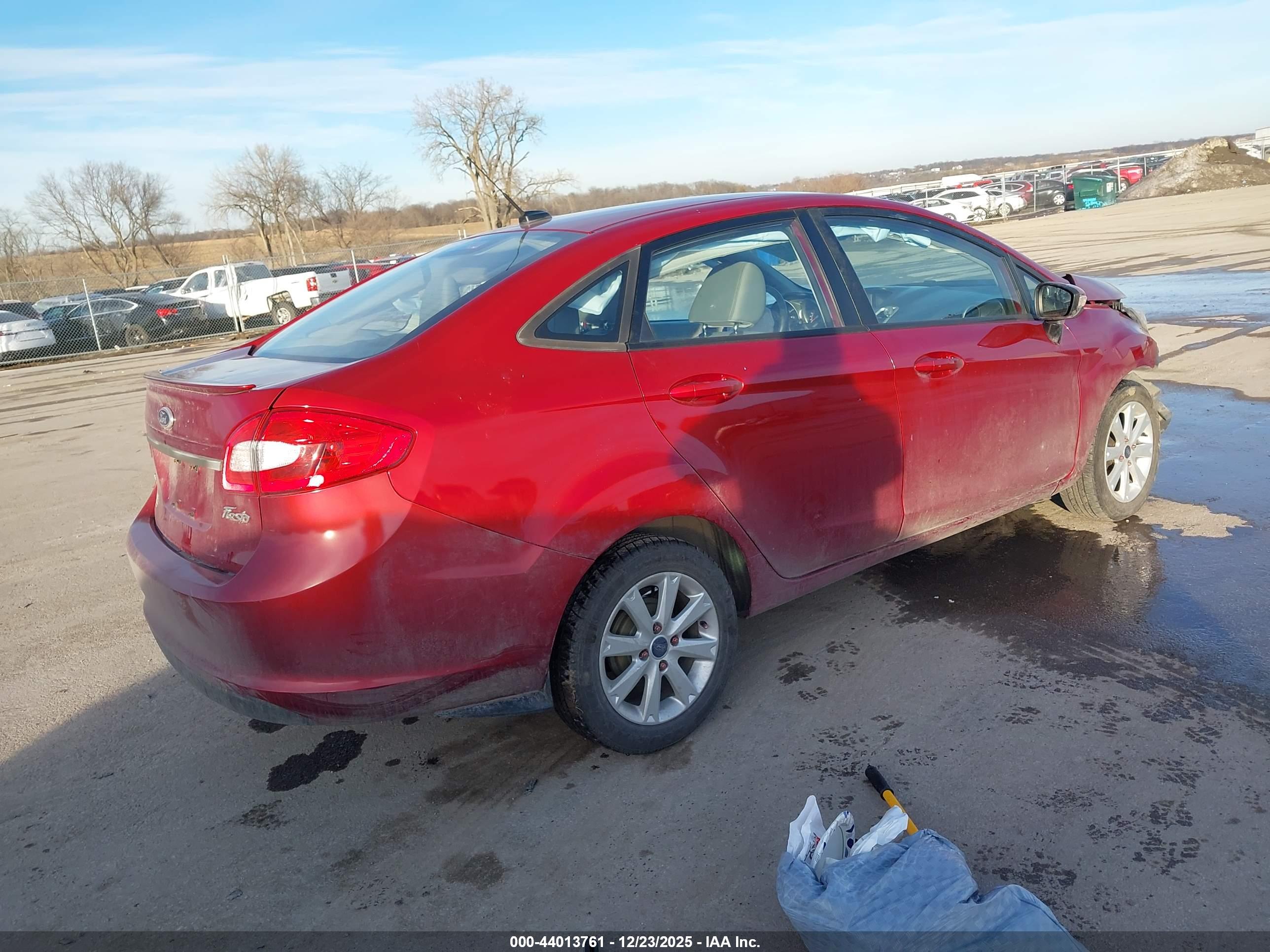 FORD FIESTA image 4