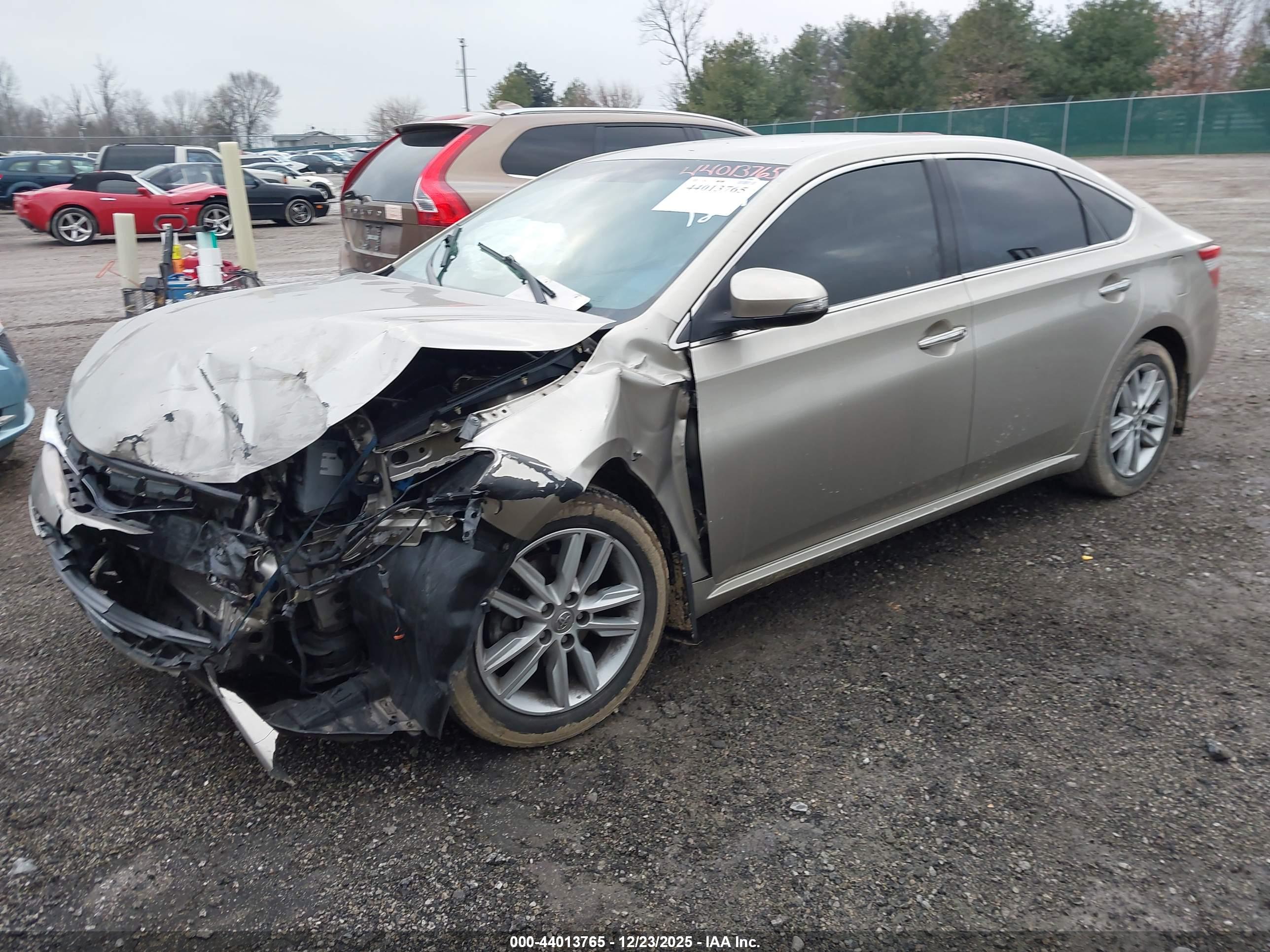 TOYOTA AVALON image 2