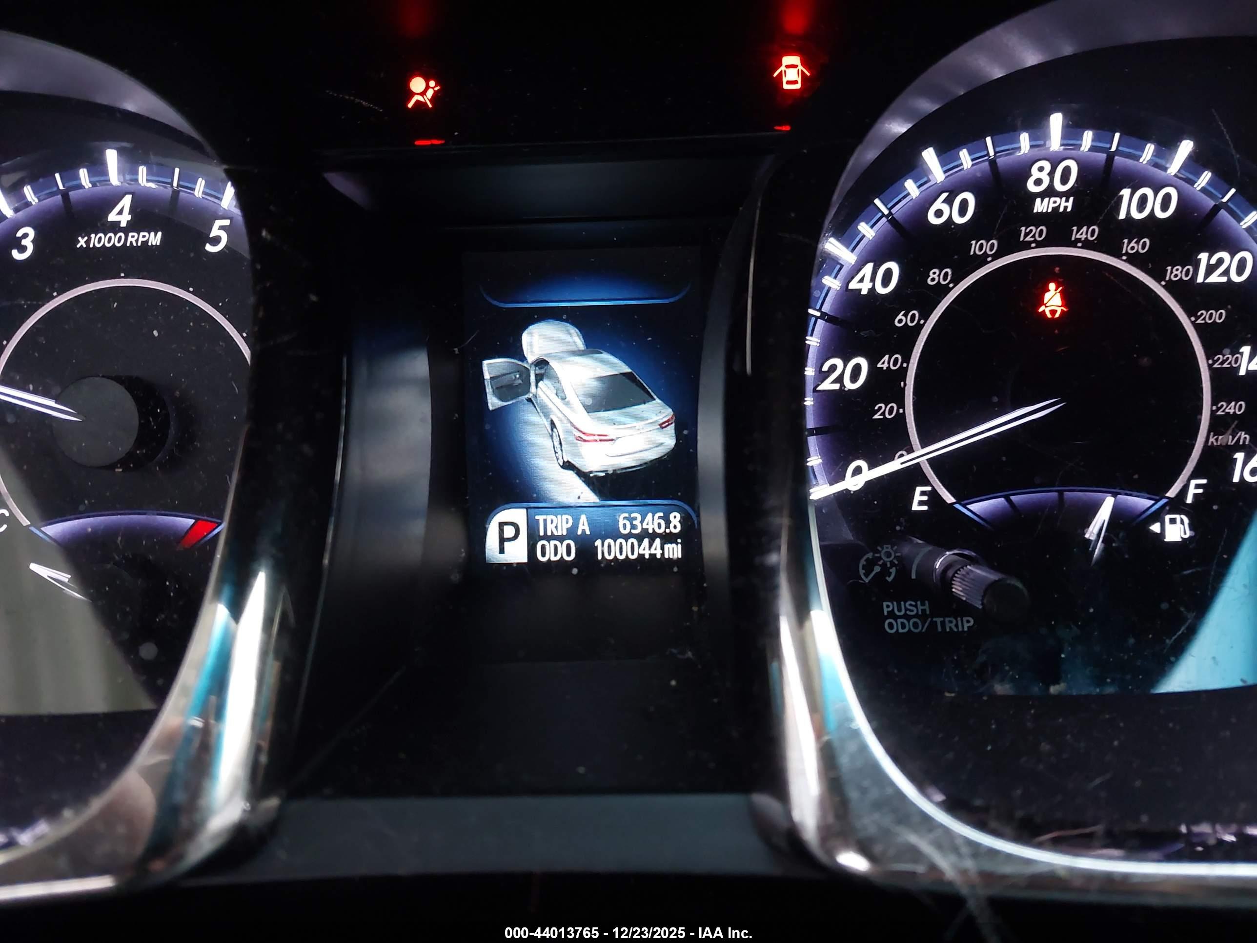 TOYOTA AVALON image 7