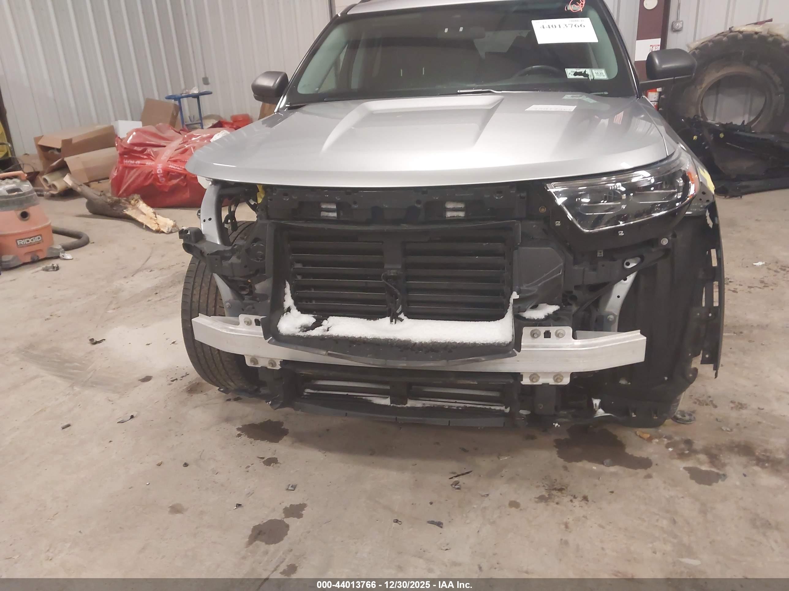 FORD EXPLORER image 6