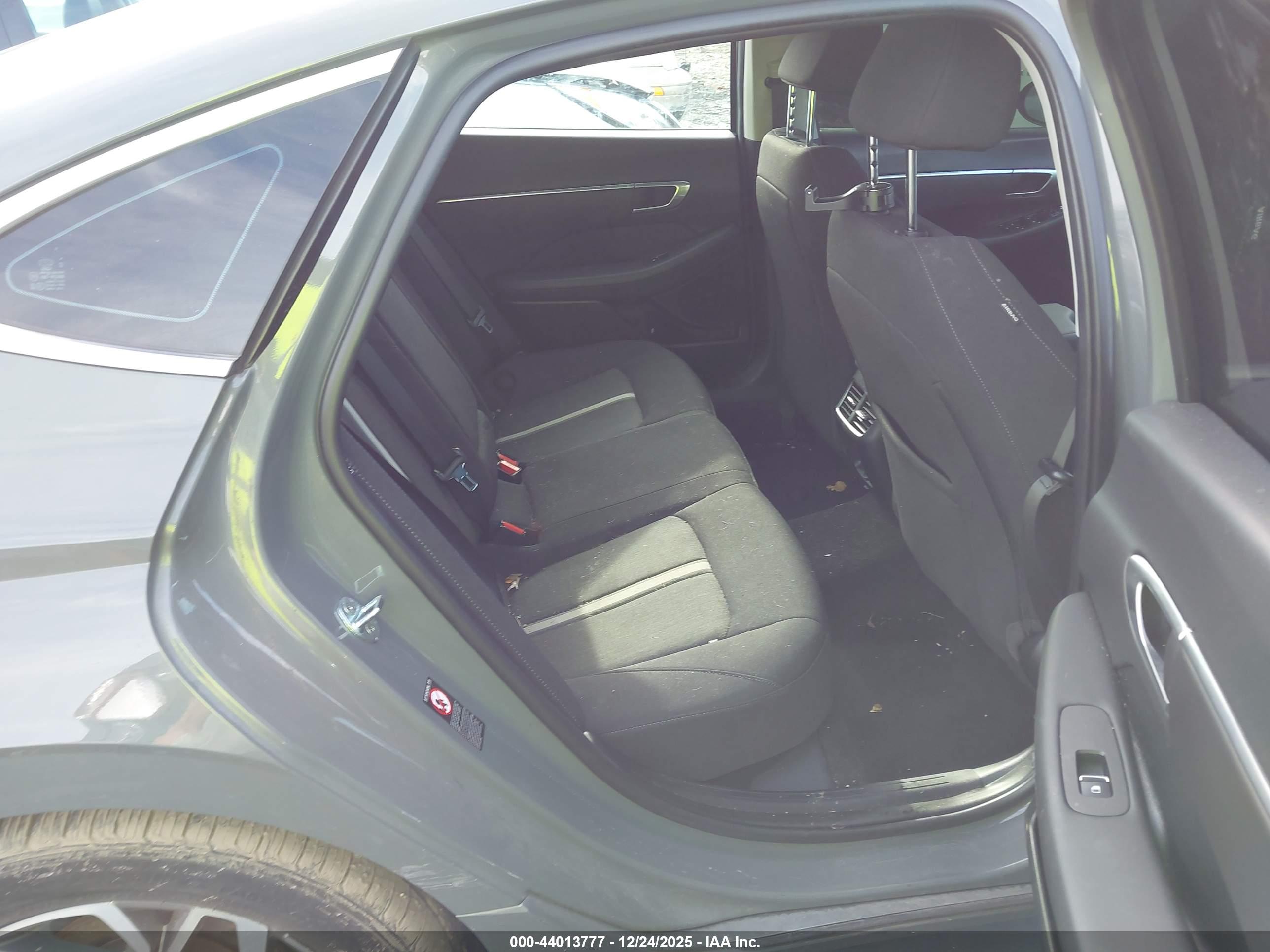 HYUNDAI SONATA image 8