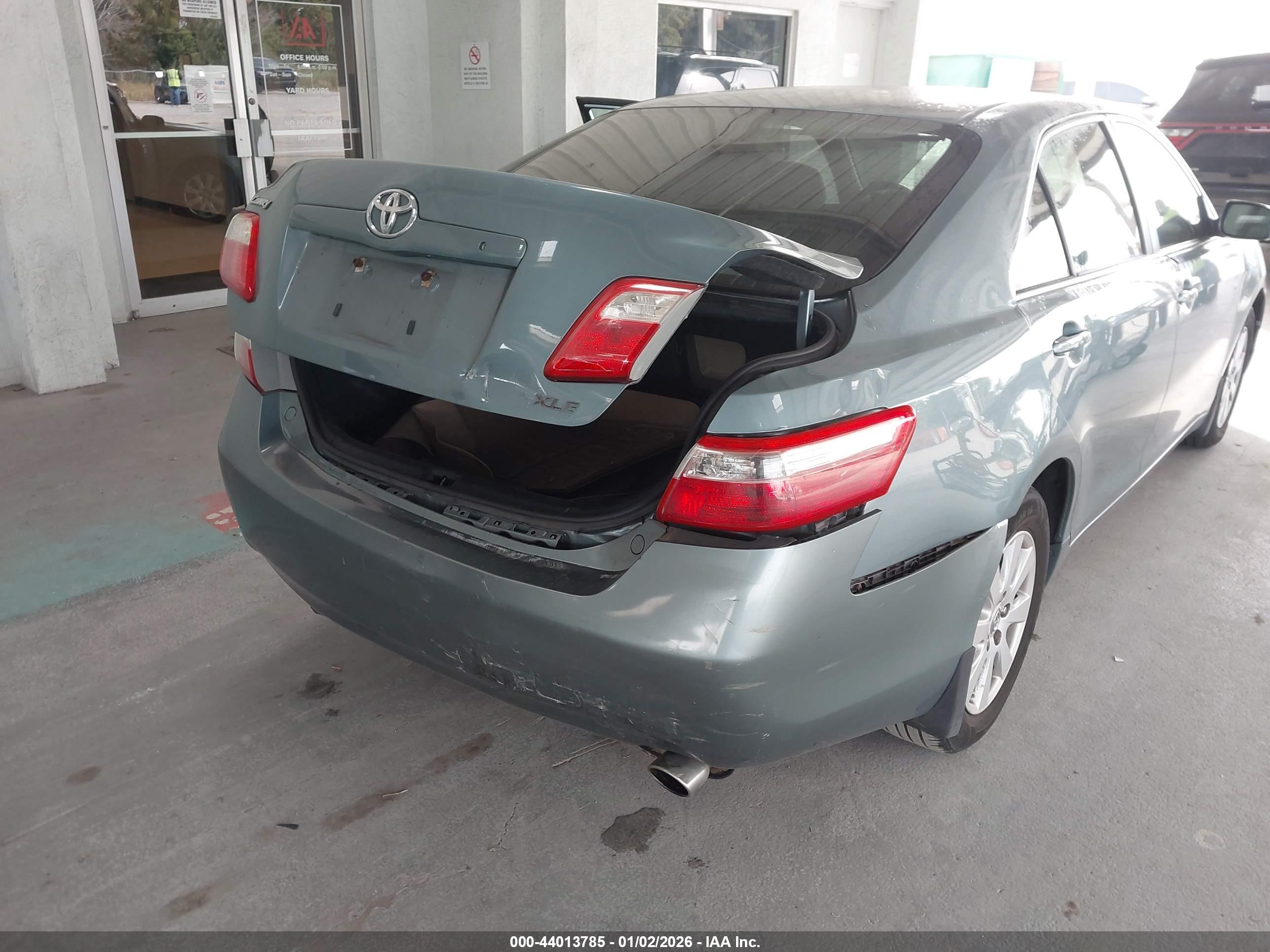 TOYOTA CAMRY image 6