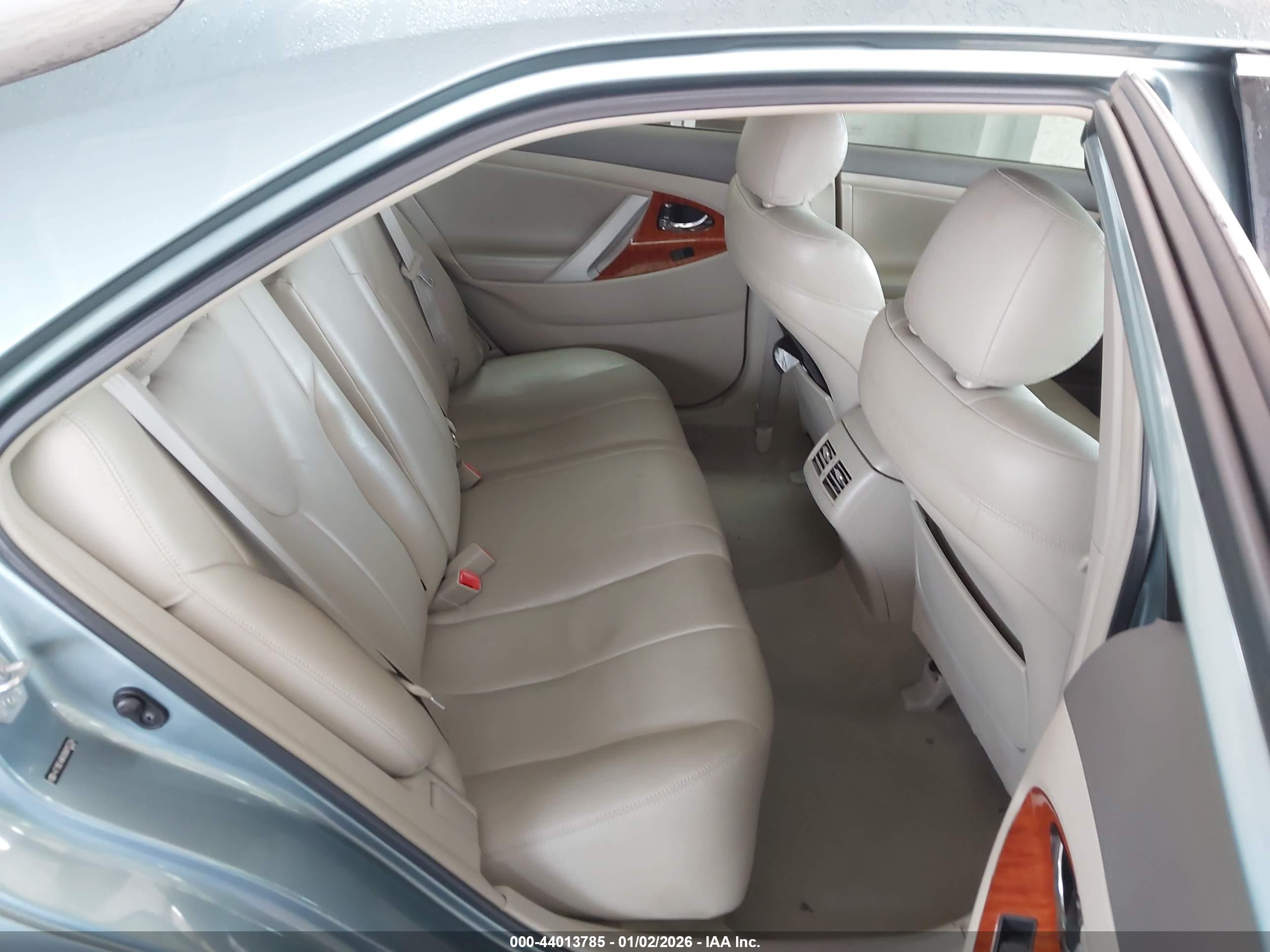 TOYOTA CAMRY image 8