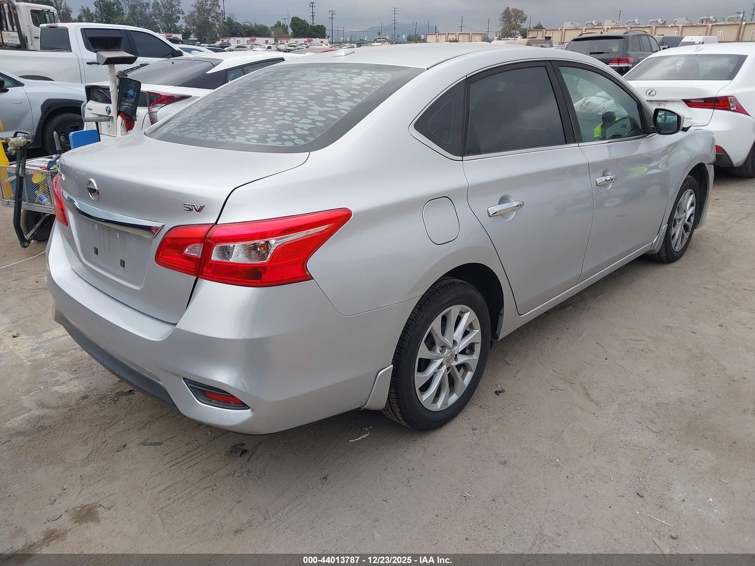 NISSAN SENTRA image 4