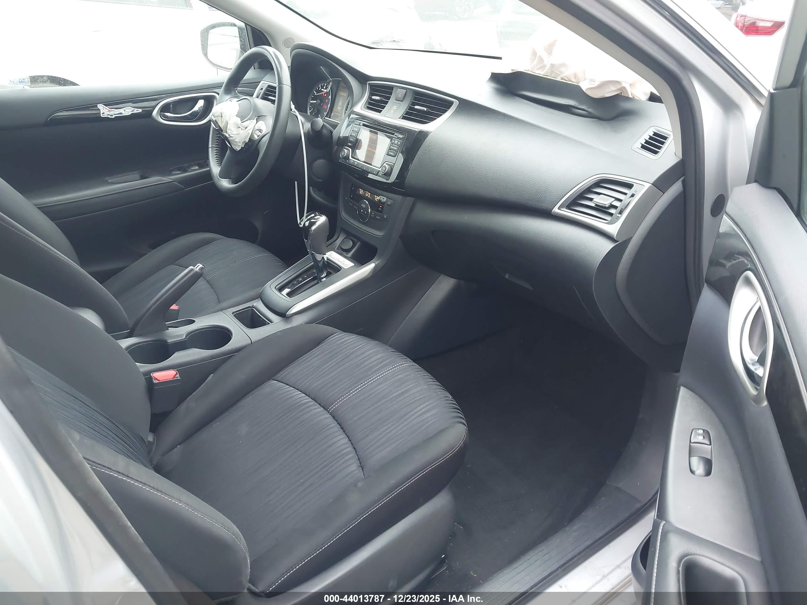 NISSAN SENTRA image 5