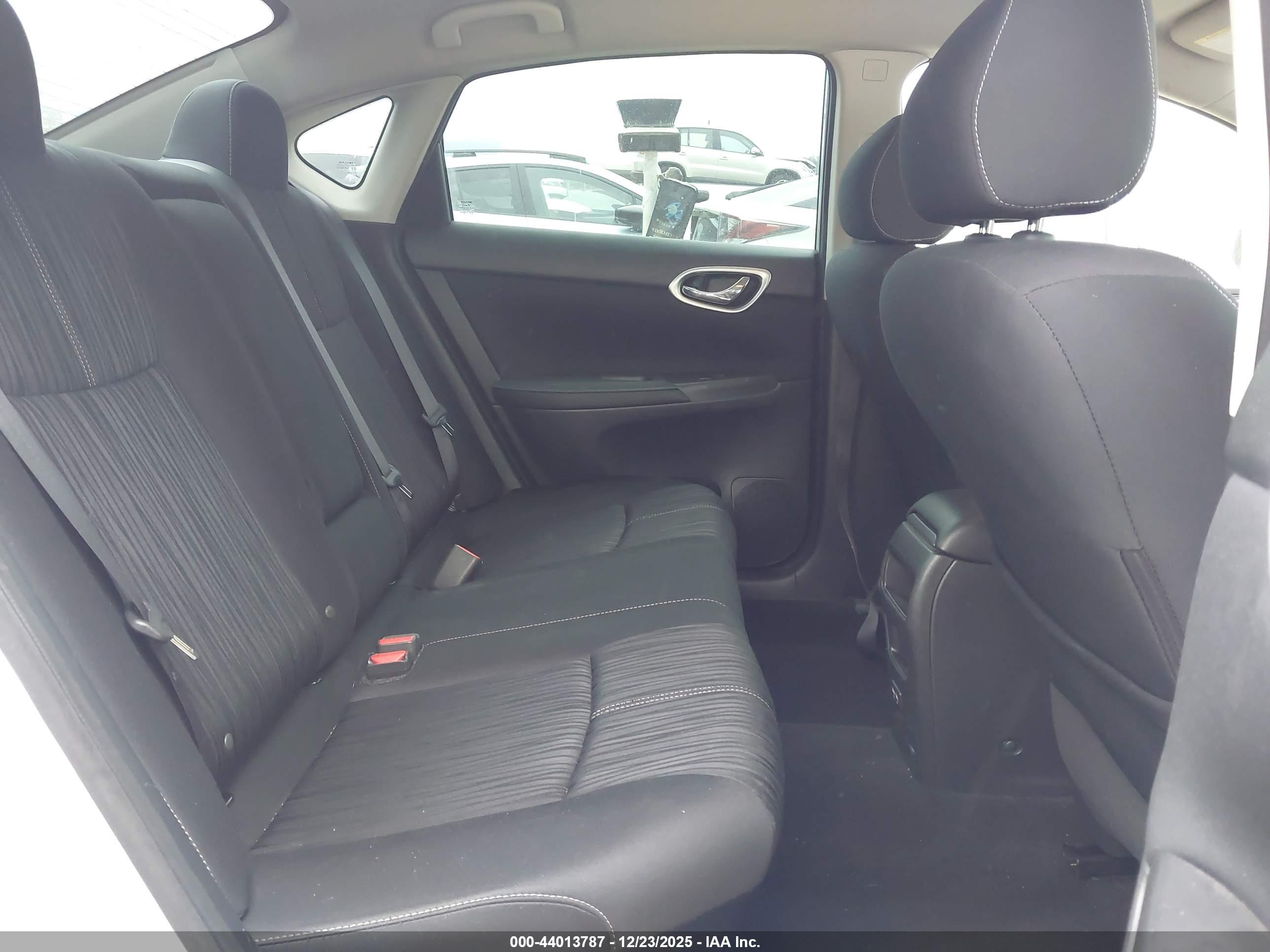 NISSAN SENTRA image 8