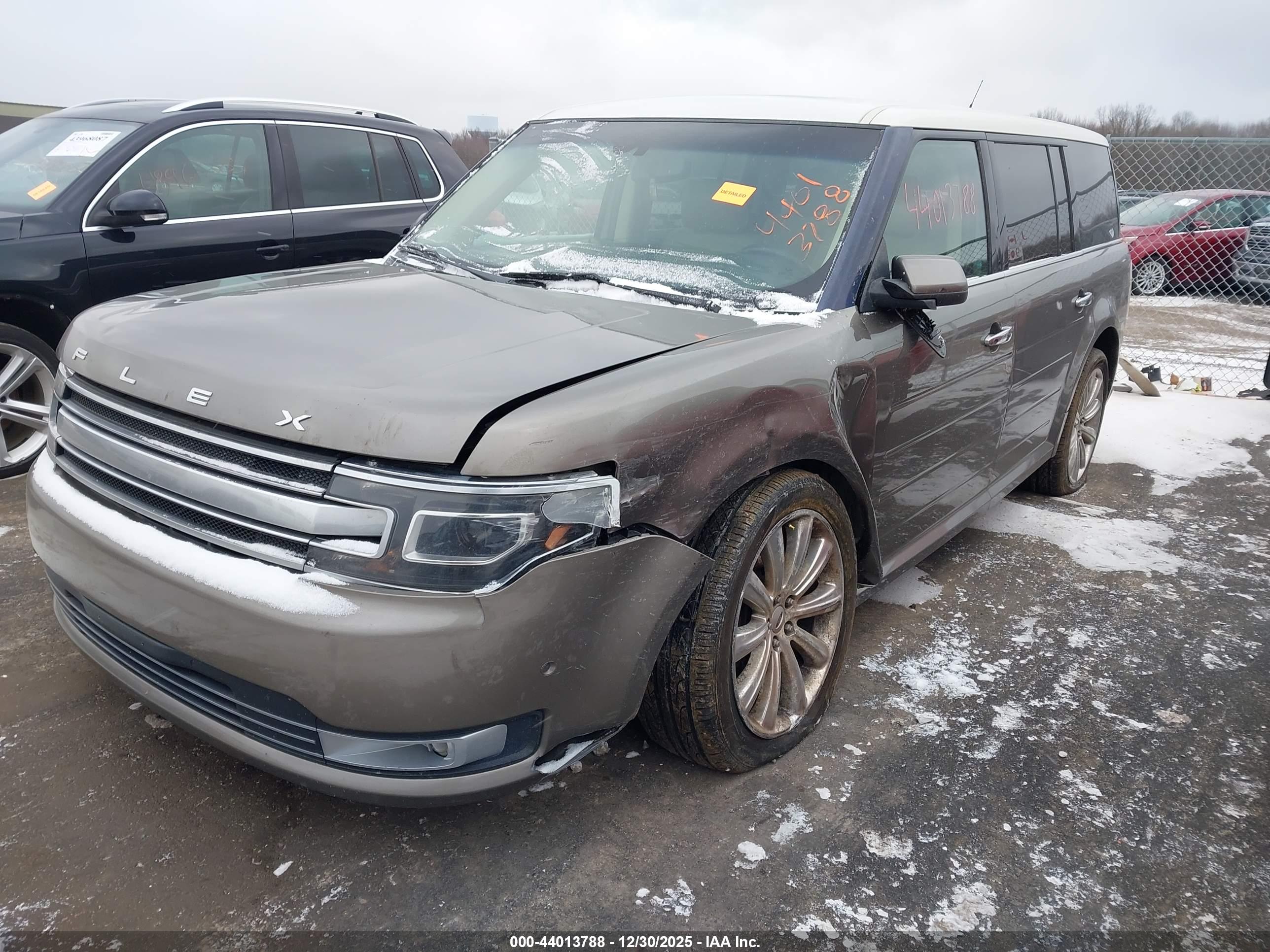 FORD FLEX image 2