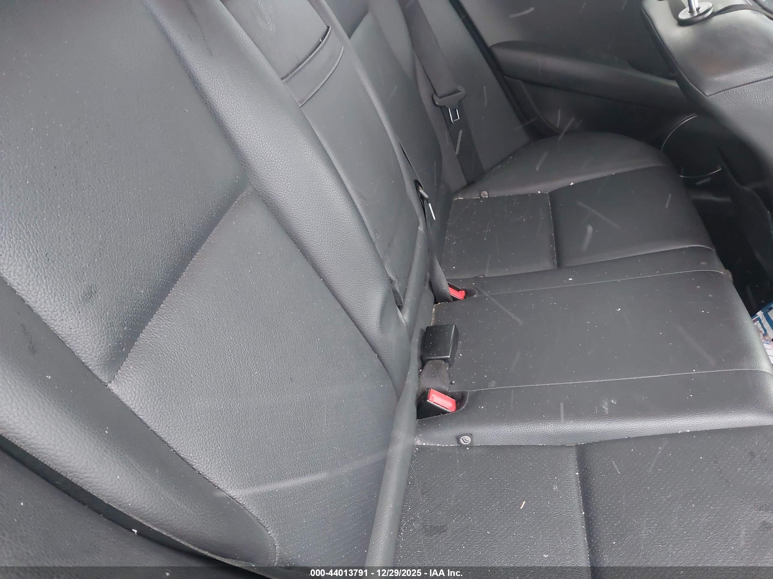 MERCEDES-BENZ C image 8