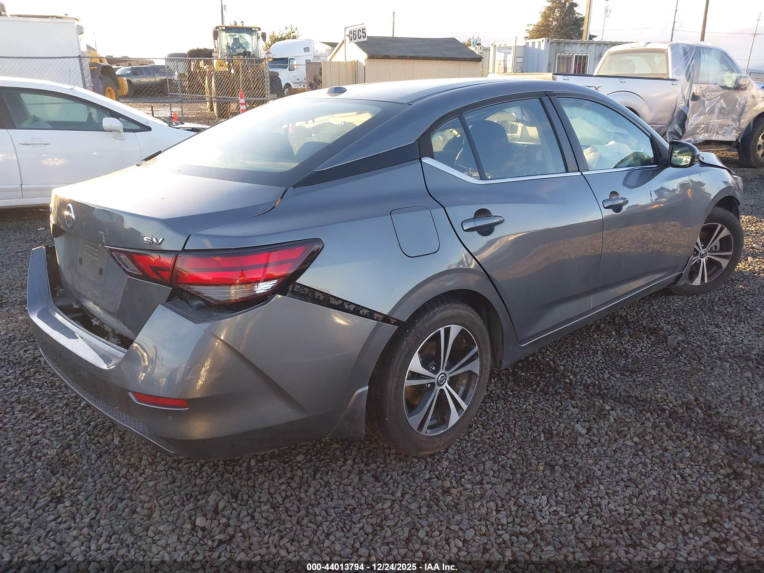 NISSAN SENTRA image 4