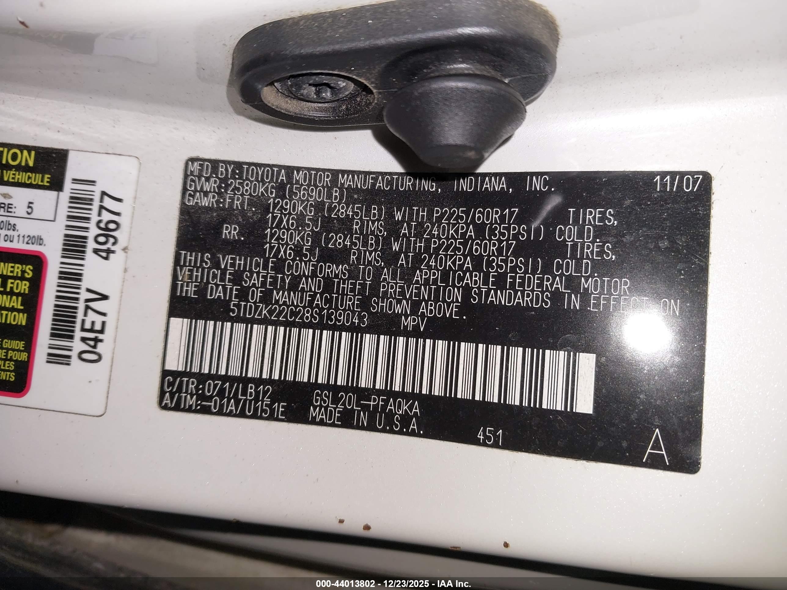 TOYOTA SIENNA image 9