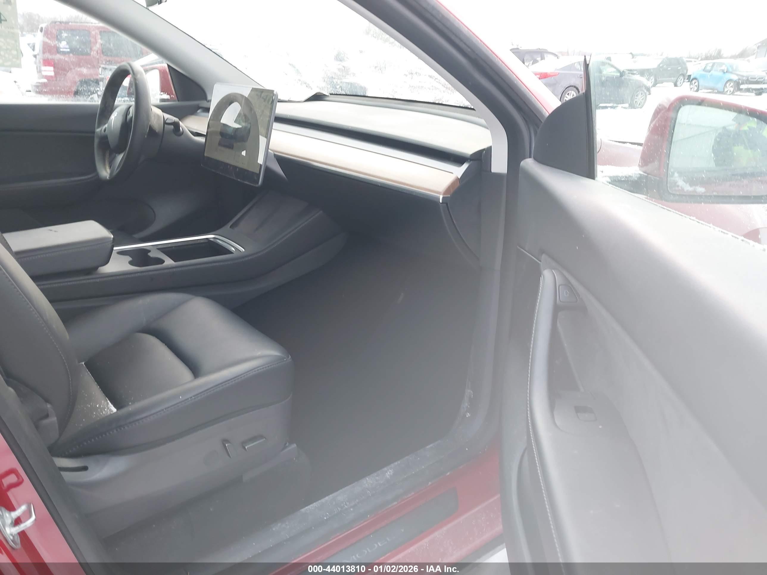 TESLA MODEL image 5