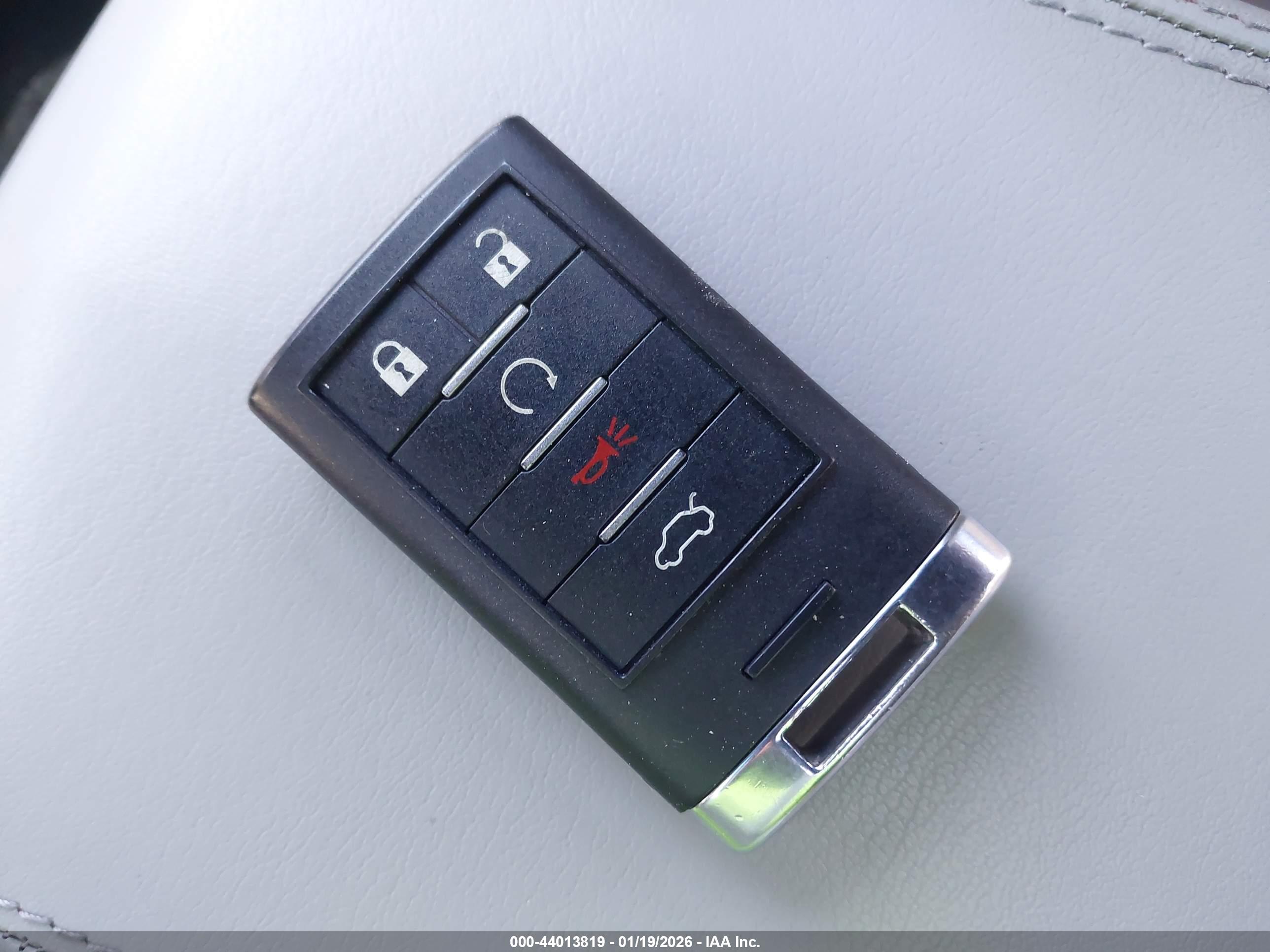 CADILLAC CTS image 11