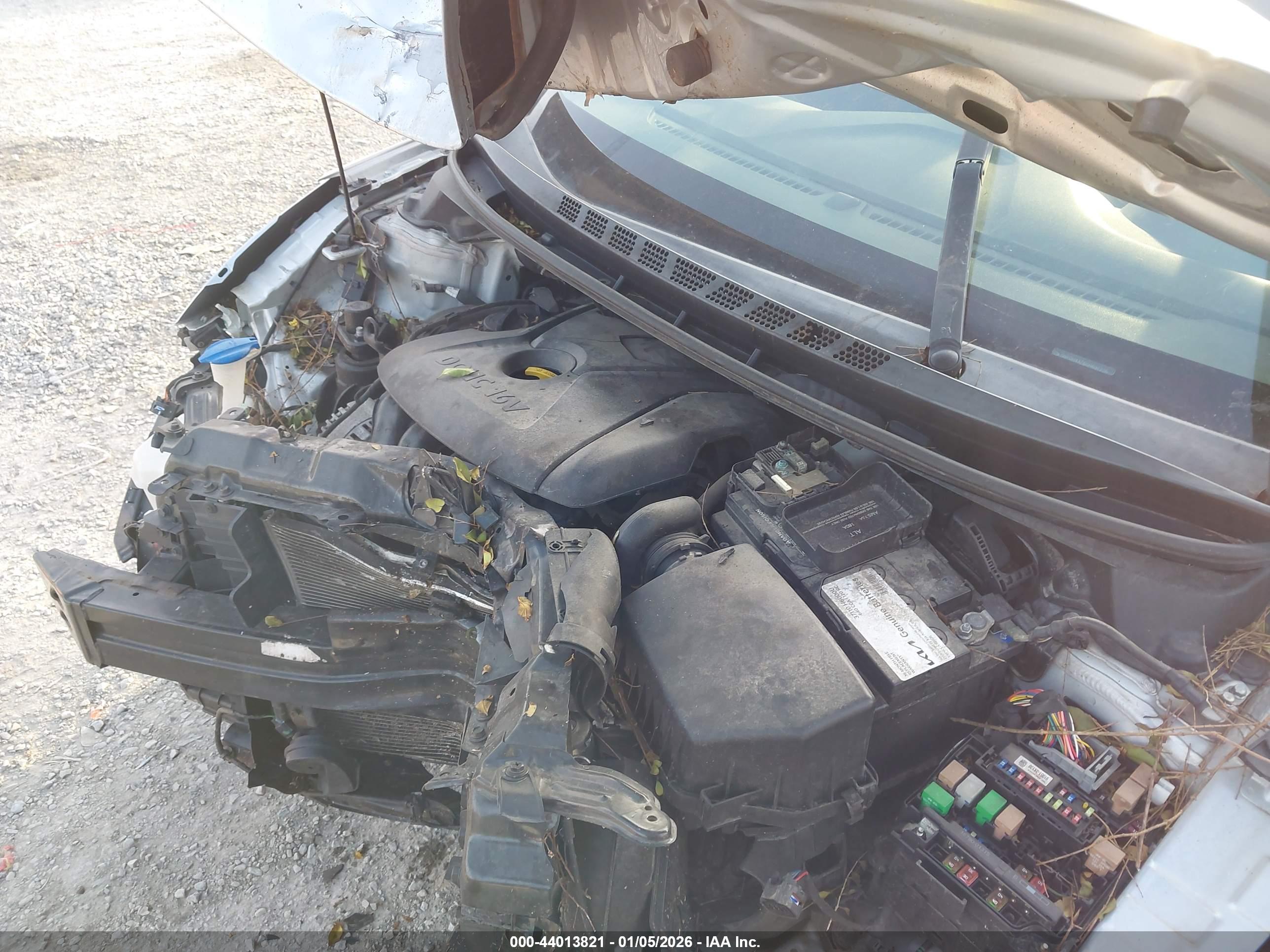 HYUNDAI ELANTRA image 10