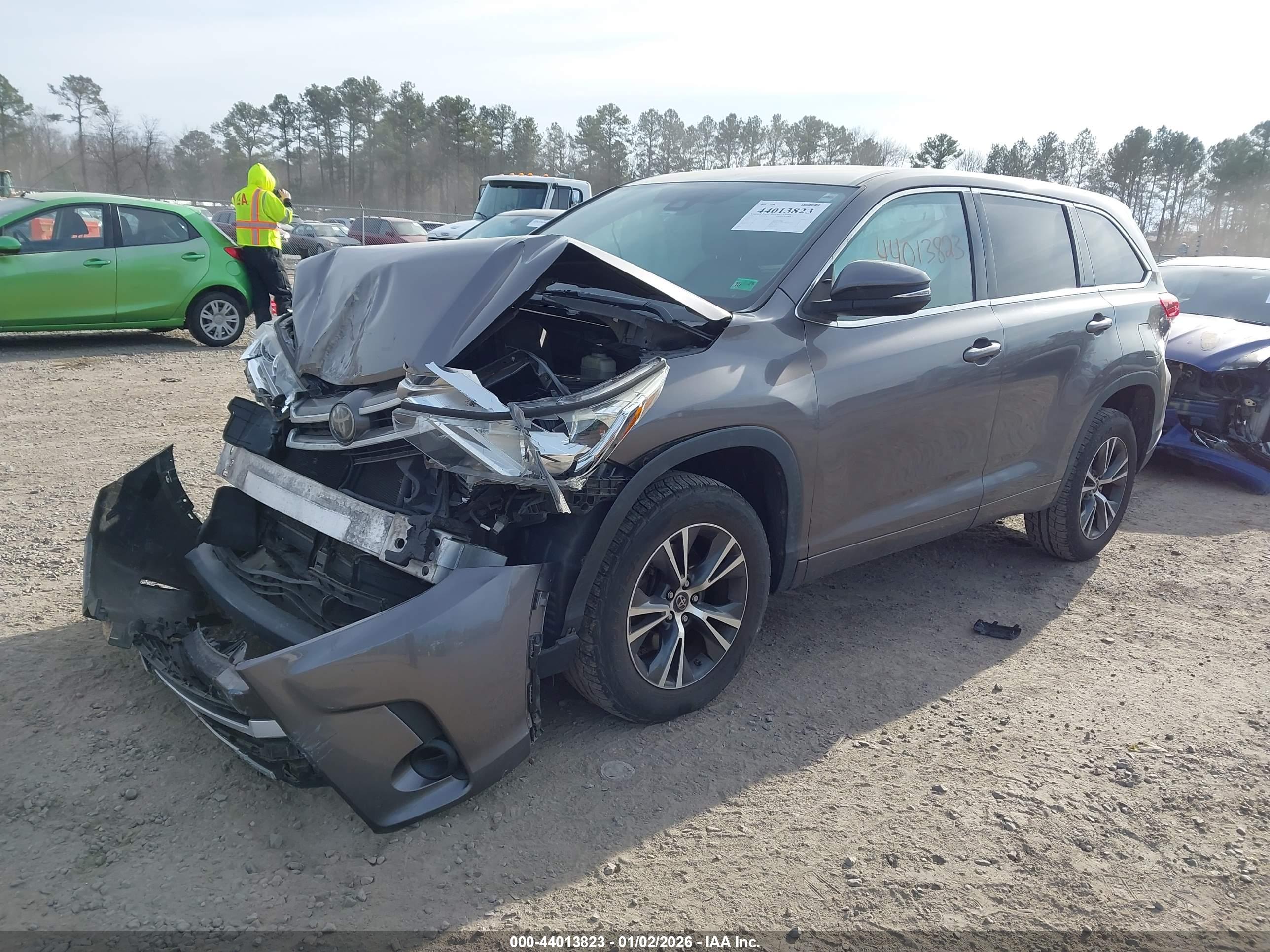 TOYOTA HIGHLANDER image 2