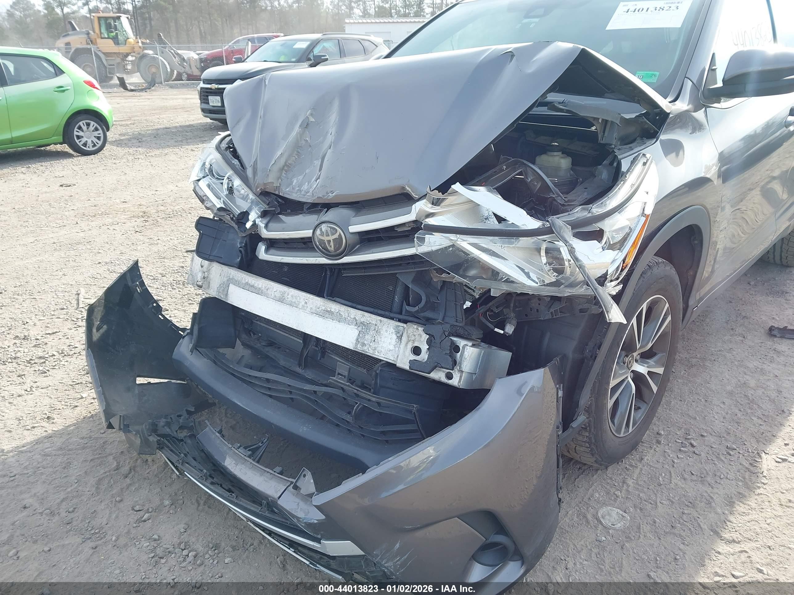TOYOTA HIGHLANDER image 6