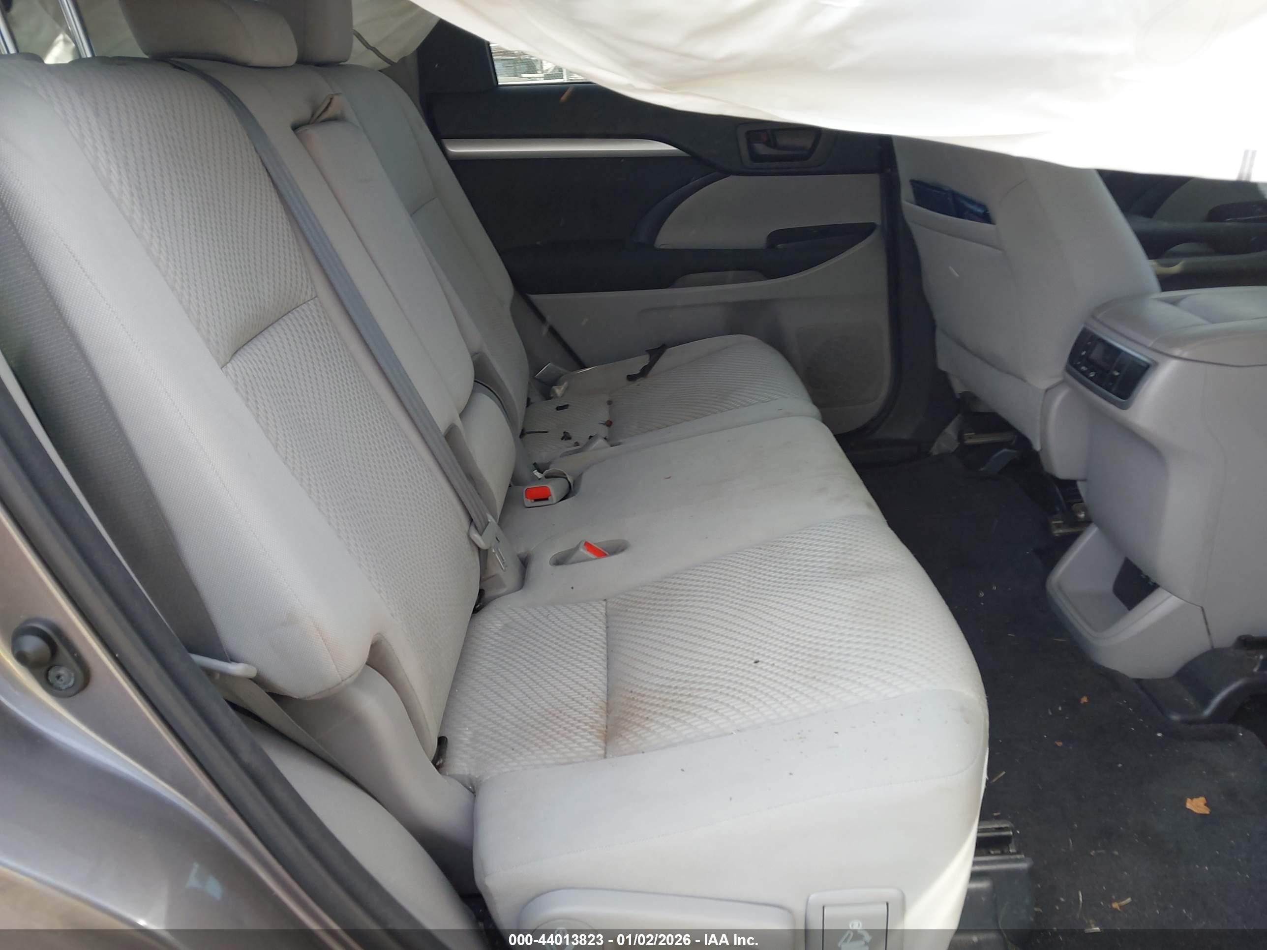 TOYOTA HIGHLANDER image 8