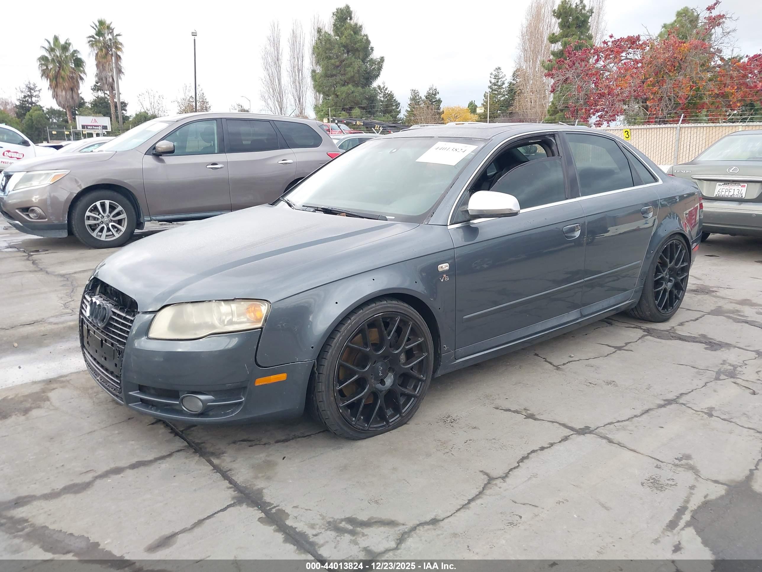 AUDI S4 image 2