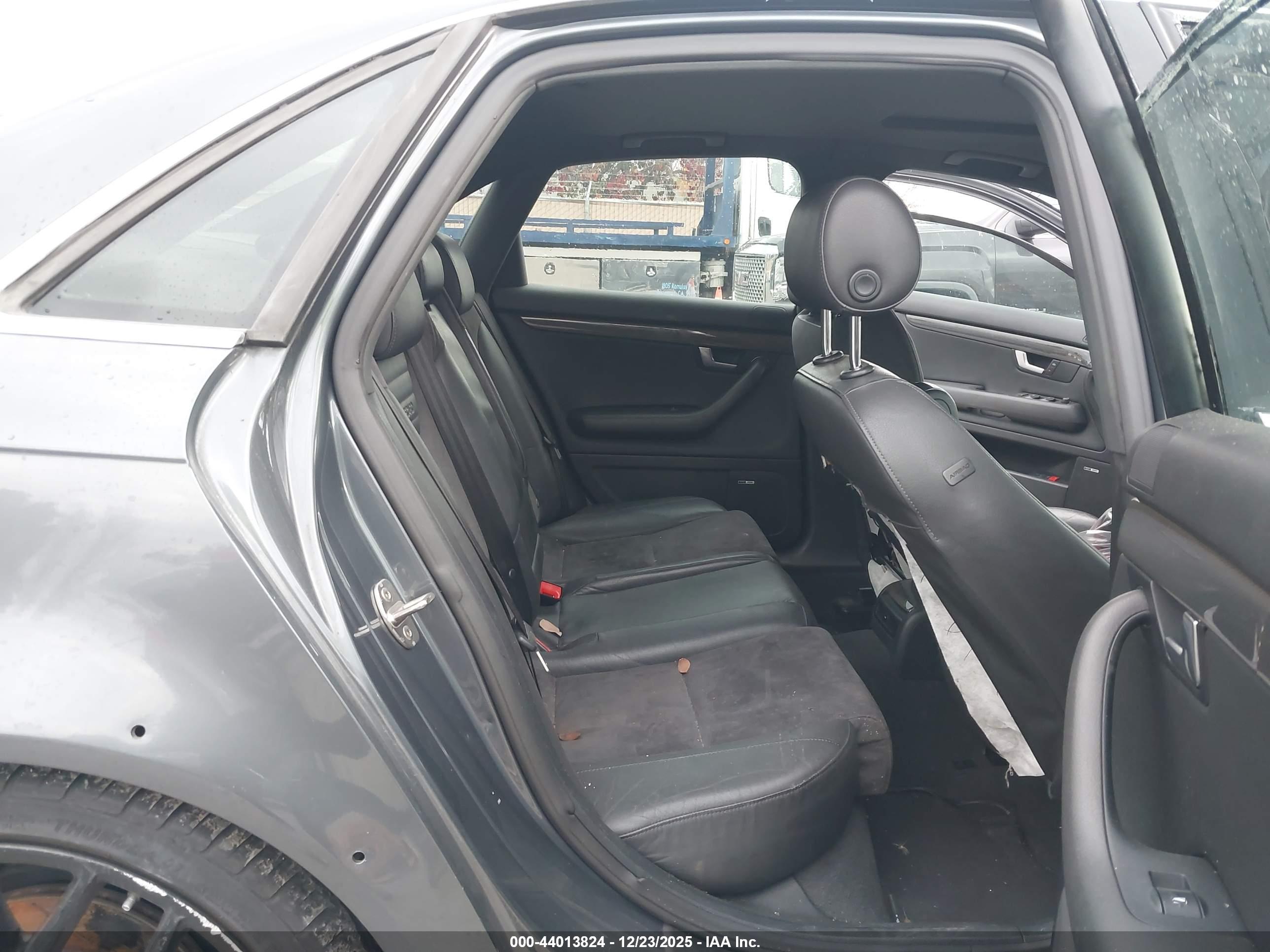 AUDI S4 image 8